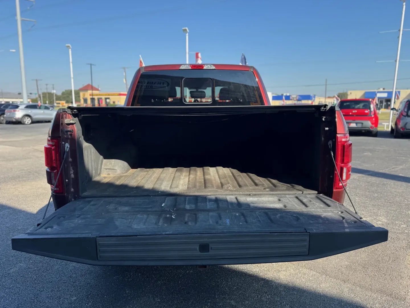 2015 Ford F-150 XLT SuperCrew 6.5-ft. Bed 4WD (1FTEW1EG5FK) with an 3.5L V6 TURBO engine, 6-Speed Automatic transmission, located at 10740 Forest Lane, Dallas, TX, 75243, (972) 272-7300, 32.908588, -96.701813 - Looking for the perfect pickup to elevate your weekend adventures or tackle your daily commute? Look no further! This 2015 Ford F-150 is not just a vehicle; it's a lifestyle companion that blends functionality with comfort, making it an ideal choice for both work and play. Whether you're hauling gea - Photo#5