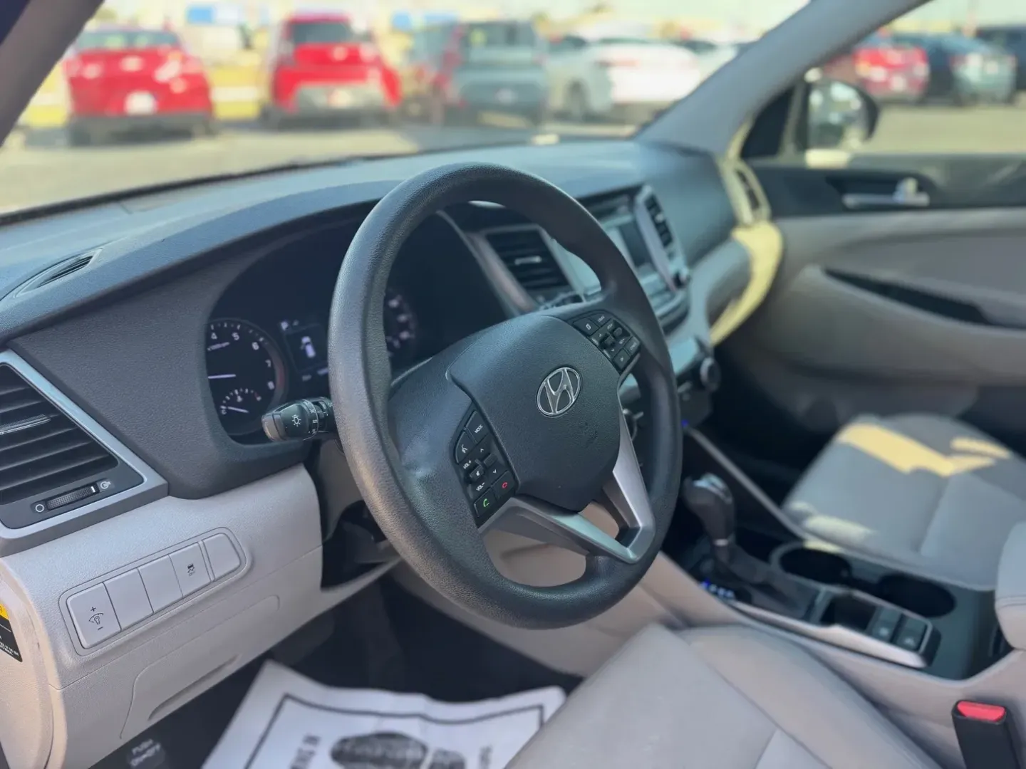 2017 Hyundai Tucson SE w/Preferred Package (KM8J33A42HU) with an 2.0L L4 DOHC 16V engine, 6A transmission, located at 10740 Forest Lane, Dallas, TX, 75243, (972) 272-7300, 32.908588, -96.701813 - Looking for an adventure-ready SUV that seamlessly fits into your busy lifestyle? Look no further than this impressive 2017 Hyundai Tucson, available now at Traditional Autos, your premier pre-owned vehicle dealer in Dallas, TX. Whether you're navigating city streets or heading out for a weekend adv - Photo#8