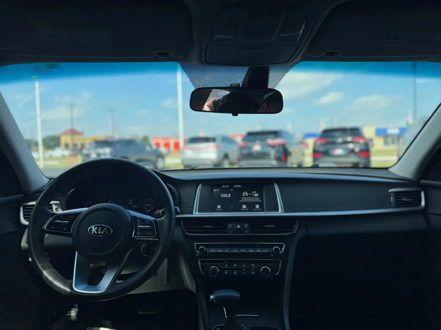 2019 Kia Optima LX (5XXGT4L34KG) with an 2.4L L4 DOHC 16V engine, 6A transmission, located at 10740 Forest Lane, Dallas, TX, 75243, (972) 272-7300, 32.908588, -96.701813 - ### Elevate Your Daily Commute with This 2019 Kia Optima at Traditional Autos!<br /> <br /> Are you in search of a reliable vehicle that fits seamlessly into your daily routine while also providing a touch of style? The 2019 Kia Optima positioned at Traditional Autos is your answer! This sedan isn't - Photo#6