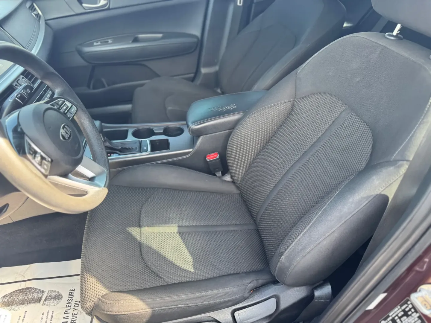 2019 Kia Optima LX (5XXGT4L34KG) with an 2.4L L4 DOHC 16V engine, 6A transmission, located at 10740 Forest Lane, Dallas, TX, 75243, (972) 272-7300, 32.908588, -96.701813 - ### Elevate Your Daily Commute with This 2019 Kia Optima at Traditional Autos!<br /> <br /> Are you in search of a reliable vehicle that fits seamlessly into your daily routine while also providing a touch of style? The 2019 Kia Optima positioned at Traditional Autos is your answer! This sedan isn't - Photo#8