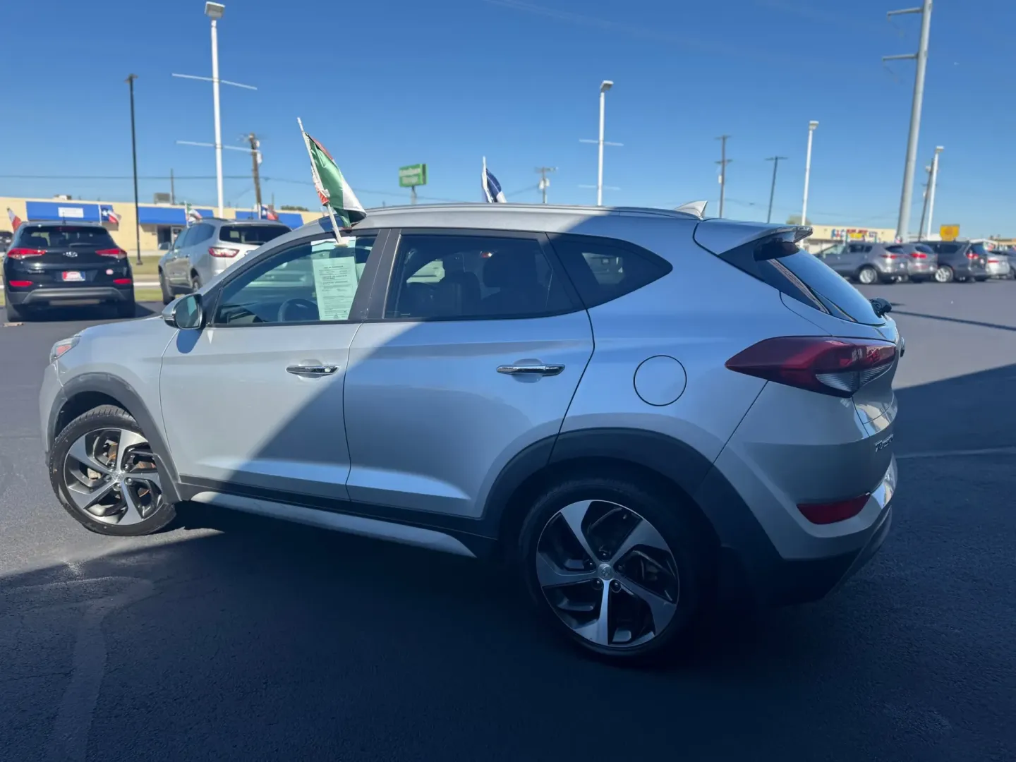 2018 Hyundai Tucson Eco AWD (KM8J3CA25JU) with an 1.6L L4 DOHC 16V engine, 7A transmission, located at 10740 Forest Lane, Dallas, TX, 75243, (972) 272-7300, 32.908588, -96.701813 - **Unleash Adventure with the 2018 Hyundai Tucson Your Ideal SUV for Every Journey!**<br /> <br /> If you're in the market for a versatile and reliable SUV that fits perfectly into an active lifestyle, look no further than the 2018 Hyundai Tucson. This compact yet spacious SUV is designed for famili - Photo#5