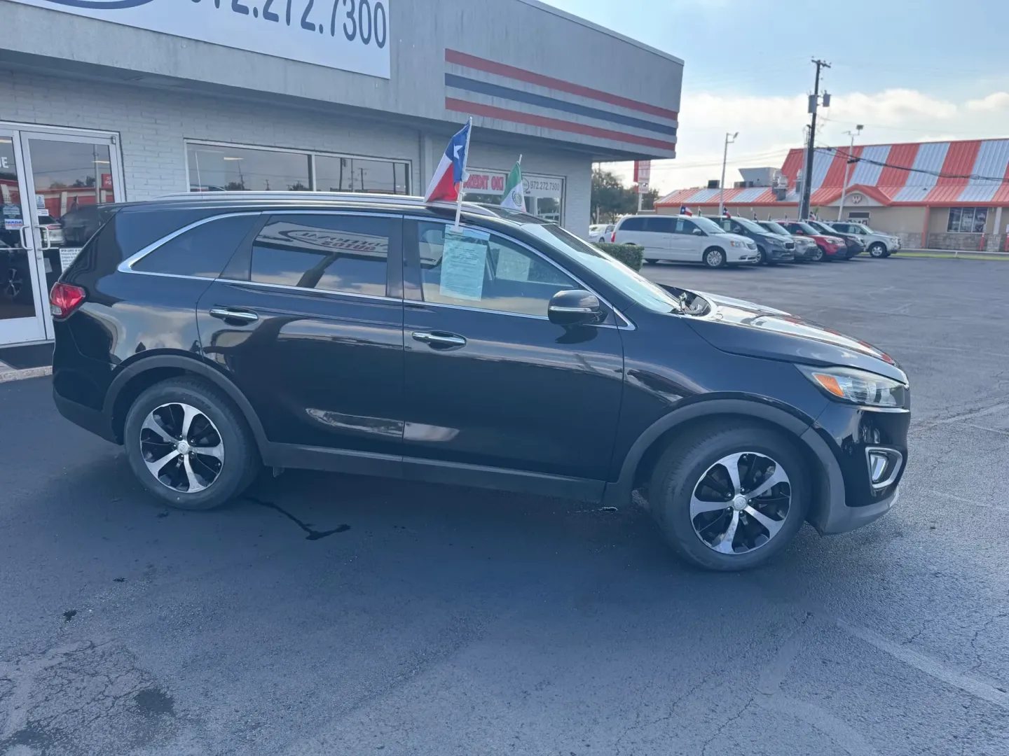 2017 Kia Sorento EX V6 2WD (5XYPH4A58HG) with an 3.3L V6 DOHC 24V engine, 6A transmission, located at 10740 Forest Lane, Dallas, TX, 75243, (972) 272-7300, 32.908588, -96.701813 - Elevate your adventures with this stunning 2017 Kia Sorento, a perfect companion for growing families, weekend road warriors, or anyone looking to thrive on the go! With its spacious interior, advanced safety features, and remarkable performance, this SUV ensures comfort and convenience on every jou - Photo#2