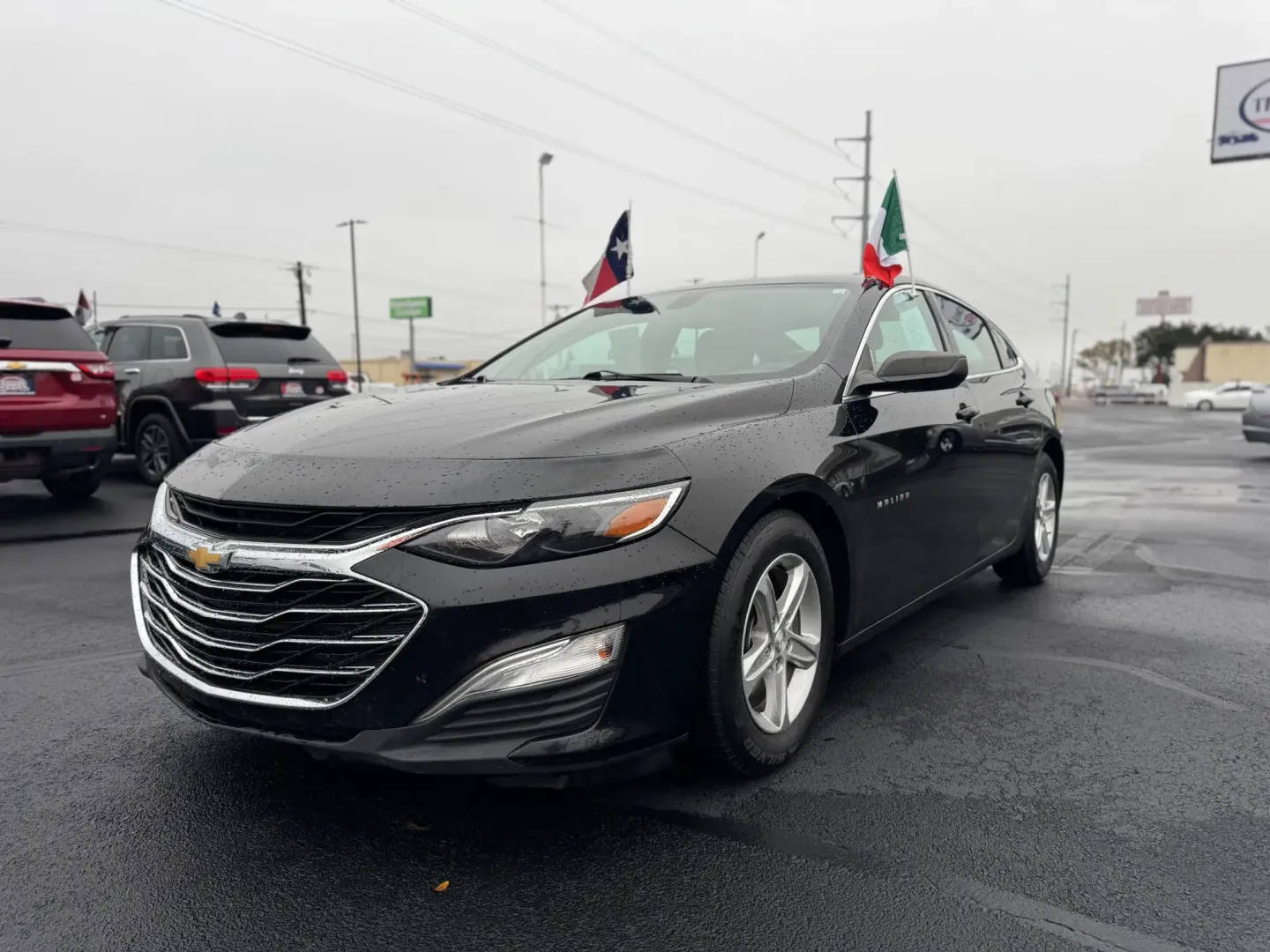 2019 Chevrolet Malibu LS (1G1ZB5ST6KF) with an 1.5L L4 DOHC 16V engine, 6A transmission, located at 10740 Forest Lane, Dallas, TX, 75243, (972) 272-7300, 32.908588, -96.701813 - Looking for a dependable sedan that perfectly blends efficiency with comfort? Meet the 2019 Chevrolet Malibu, your ideal companion for everything from daily commutes to weekend getaways. Whether you're navigating the vibrant streets of Dallas or embarking on a family road trip, this car delivers a s - Photo#9