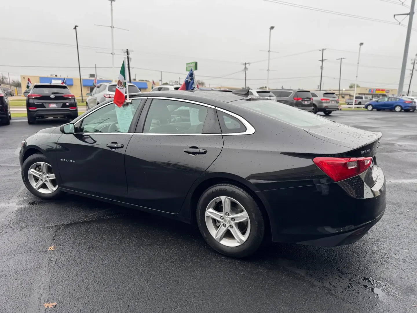 2019 Chevrolet Malibu LS (1G1ZB5ST6KF) with an 1.5L L4 DOHC 16V engine, 6A transmission, located at 10740 Forest Lane, Dallas, TX, 75243, (972) 272-7300, 32.908588, -96.701813 - Looking for a dependable sedan that perfectly blends efficiency with comfort? Meet the 2019 Chevrolet Malibu, your ideal companion for everything from daily commutes to weekend getaways. Whether you're navigating the vibrant streets of Dallas or embarking on a family road trip, this car delivers a s - Photo#4