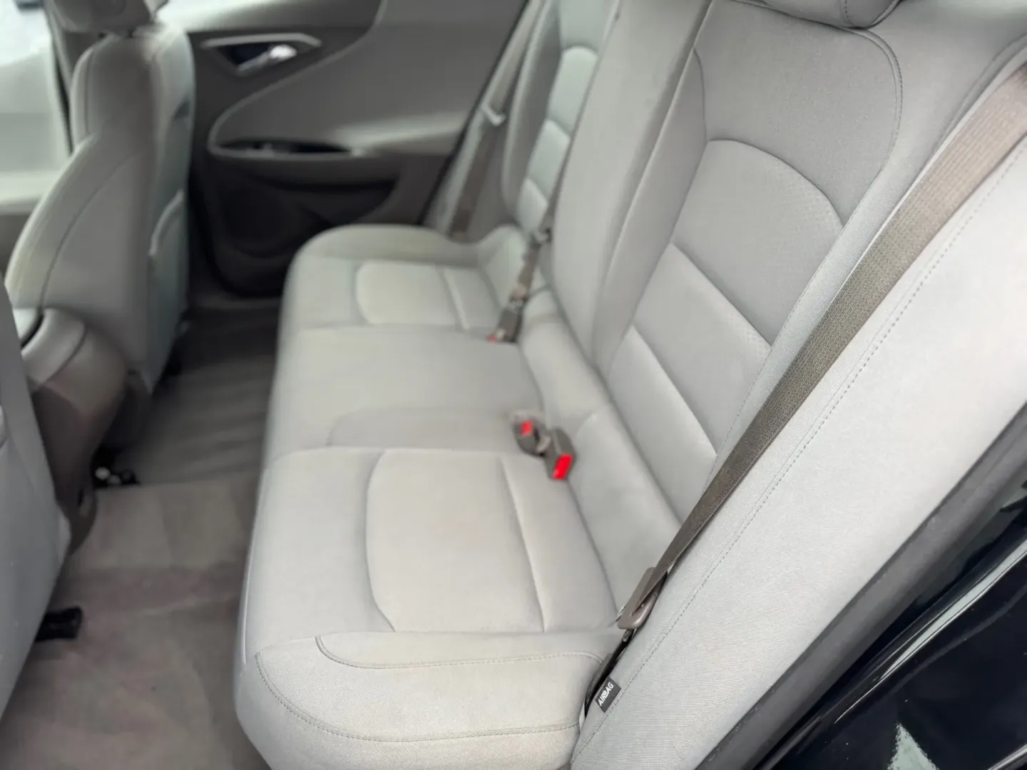 2019 Chevrolet Malibu LS (1G1ZB5ST6KF) with an 1.5L L4 DOHC 16V engine, 6A transmission, located at 10740 Forest Lane, Dallas, TX, 75243, (972) 272-7300, 32.908588, -96.701813 - Looking for a dependable sedan that perfectly blends efficiency with comfort? Meet the 2019 Chevrolet Malibu, your ideal companion for everything from daily commutes to weekend getaways. Whether you're navigating the vibrant streets of Dallas or embarking on a family road trip, this car delivers a s - Photo#5