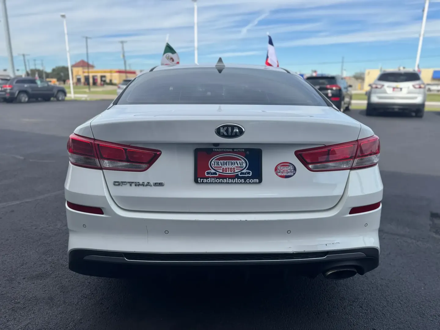 2020 Kia Optima LX (5XXGT4L35LG) with an 2.4L L4 DOHC 16V engine, 6A transmission, located at 10740 Forest Lane, Dallas, TX, 75243, (972) 272-7300, 32.908588, -96.701813 - **Unlock Your Adventure with the 2020 Kia Optima: Your Ideal Daily Driver!**<br /> <br /> Are you ready to elevate your daily commute, family outings, and weekend adventures? Look no further than the 2020 Kia Optima, now available at Traditional Autos! This stunning pre-owned sedan, finished in a pr - Photo#3