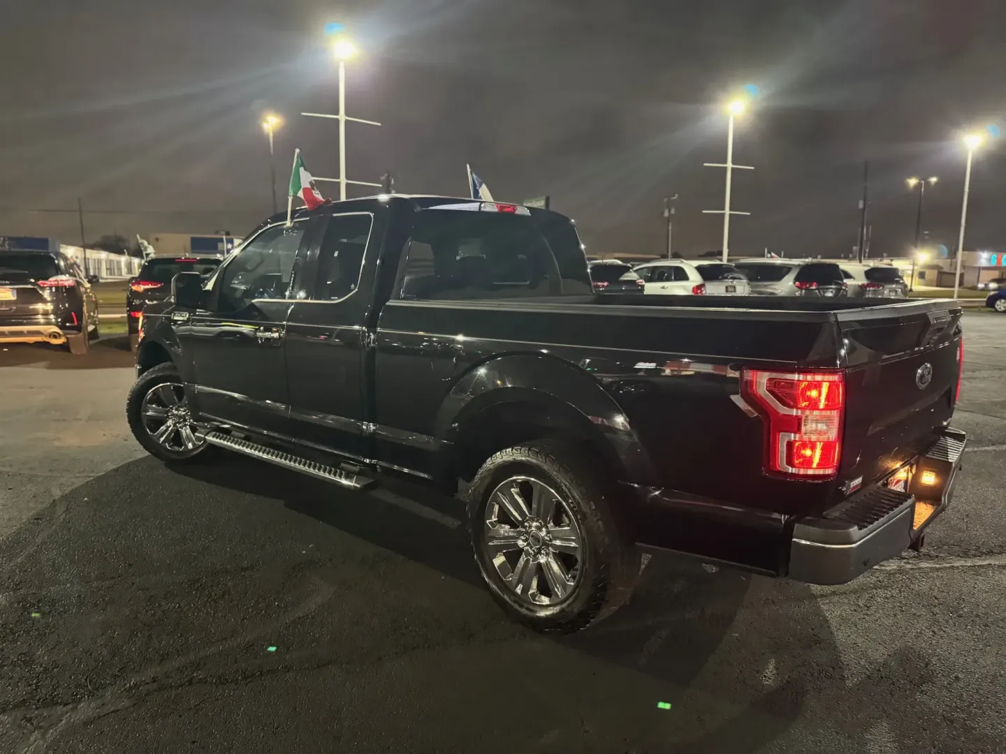 2018 Ford F-150 XL SuperCab 8-ft. 2WD (1FTEX1CG5JK) with an 3.5L V6 DOHC 24V engine, 6A transmission, located at 10740 Forest Lane, Dallas, TX, 75243, (972) 272-7300, 32.908588, -96.701813 - **Unleash Your Adventures with the 2018 Ford F-150 at Traditional Autos!**<br /> <br /> Are you ready to elevate your lifestyle with a vehicle that perfectly balances durability, comfort, and capability? Look no further than the 2018 Ford F-150, available now at Traditional Autos in Dallas, TX. Whet - Photo#4