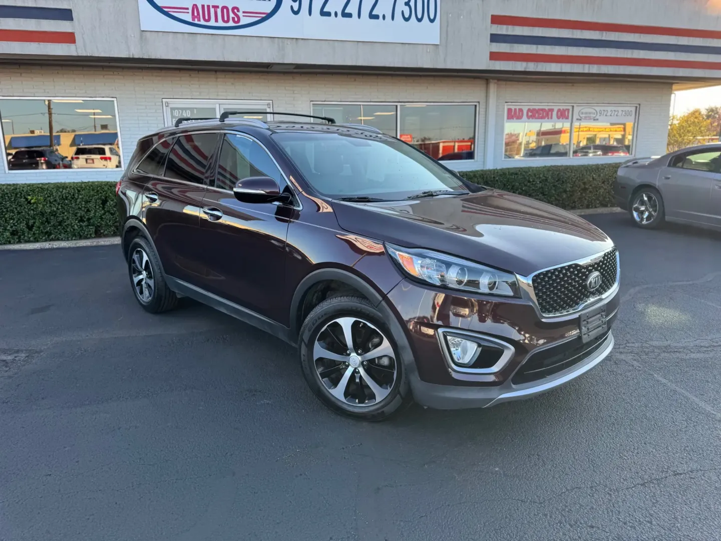 2016 Kia Sorento EX 2WD (5XYPH4A17GG) with an 2.4L L4 DOHC 16V engine, 6-Speed Automatic transmission, located at 10740 Forest Lane, Dallas, TX, 75243, (972) 272-7300, 32.908588, -96.701813 - Are you ready to elevate your family adventures or daily commute? Look no further than this stunning 2016 Kia Sorento, a perfect blend of comfort, style, and versatility that fits seamlessly into your busy lifestyle. Whether you're navigating the bustling streets of Dallas or heading out for a weeke - Photo#1