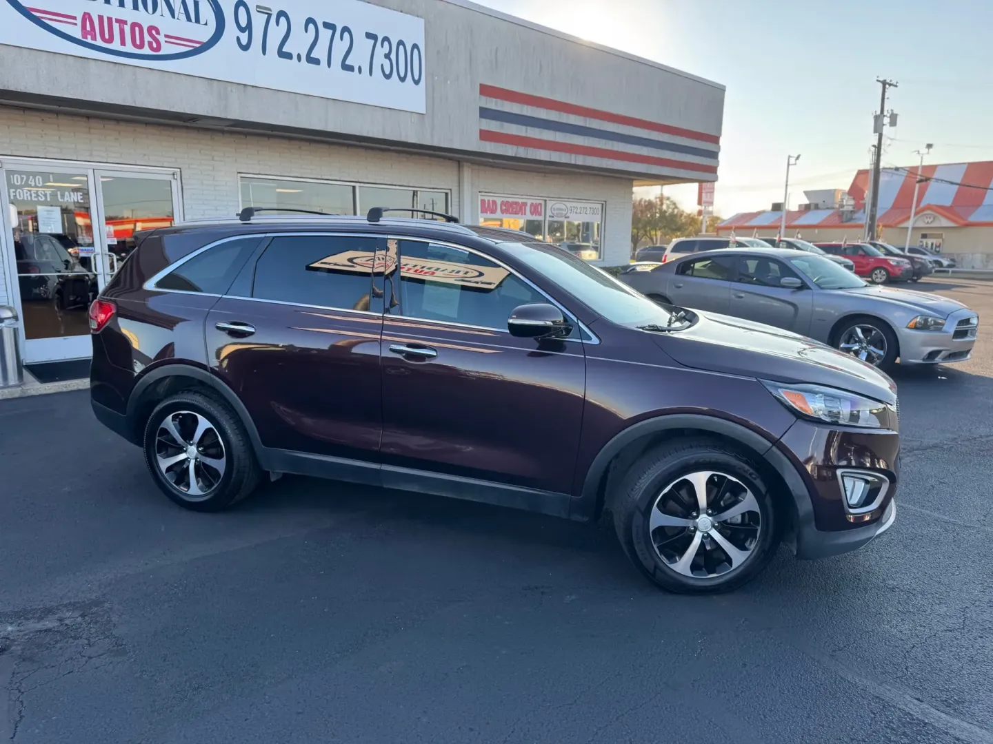 2016 Kia Sorento EX 2WD (5XYPH4A17GG) with an 2.4L L4 DOHC 16V engine, 6-Speed Automatic transmission, located at 10740 Forest Lane, Dallas, TX, 75243, (972) 272-7300, 32.908588, -96.701813 - Are you ready to elevate your family adventures or daily commute? Look no further than this stunning 2016 Kia Sorento, a perfect blend of comfort, style, and versatility that fits seamlessly into your busy lifestyle. Whether you're navigating the bustling streets of Dallas or heading out for a weeke - Photo#2