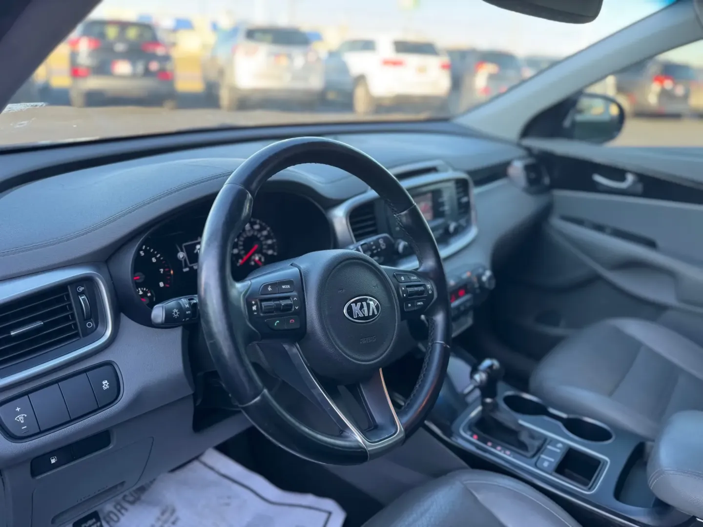 2016 Kia Sorento EX 2WD (5XYPH4A17GG) with an 2.4L L4 DOHC 16V engine, 6-Speed Automatic transmission, located at 10740 Forest Lane, Dallas, TX, 75243, (972) 272-7300, 32.908588, -96.701813 - Are you ready to elevate your family adventures or daily commute? Look no further than this stunning 2016 Kia Sorento, a perfect blend of comfort, style, and versatility that fits seamlessly into your busy lifestyle. Whether you're navigating the bustling streets of Dallas or heading out for a weeke - Photo#7
