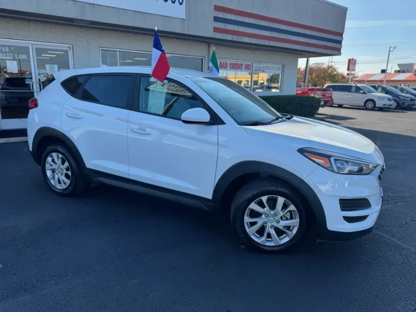 2021 Hyundai Tucson SE (KM8J23A44MU) with an 2.0L L4 DOHC 16V engine, 6A transmission, located at 10740 Forest Lane, Dallas, TX, 75243, (972) 272-7300, 32.908588, -96.701813 - Are you ready to elevate your daily commute or weekend adventures? Discover the perfect blend of style, comfort, and reliability with this pristine 2021 Hyundai Tucson, now available at Traditional Autos in Dallas, TX. Located at 10740 Forest Lane, Dallas, TX 75243, our pre-owned dealership speciali - Photo#1