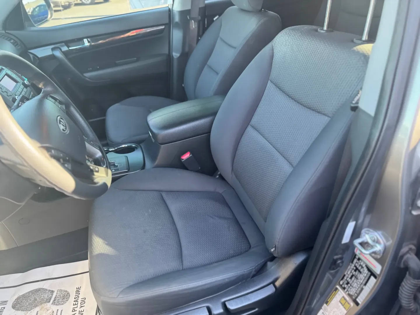 2013 Kia Sorento LX 2WD (5XYKT3A18DG) with an 2.4L L4 DOHC 16V engine, 6-Speed Automatic transmission, located at 10740 Forest Lane, Dallas, TX, 75243, (972) 272-7300, 32.908588, -96.701813 - **Discover Family Adventures with the 2013 Kia Sorento at Traditional Autos**<br /> <br /> If you're on the lookout for a versatile and dependable SUV that effortlessly adapts to your family's lifestyle, look no further than the 2013 Kia Sorento. This pre-owned gem is designed for growing families a - Photo#7