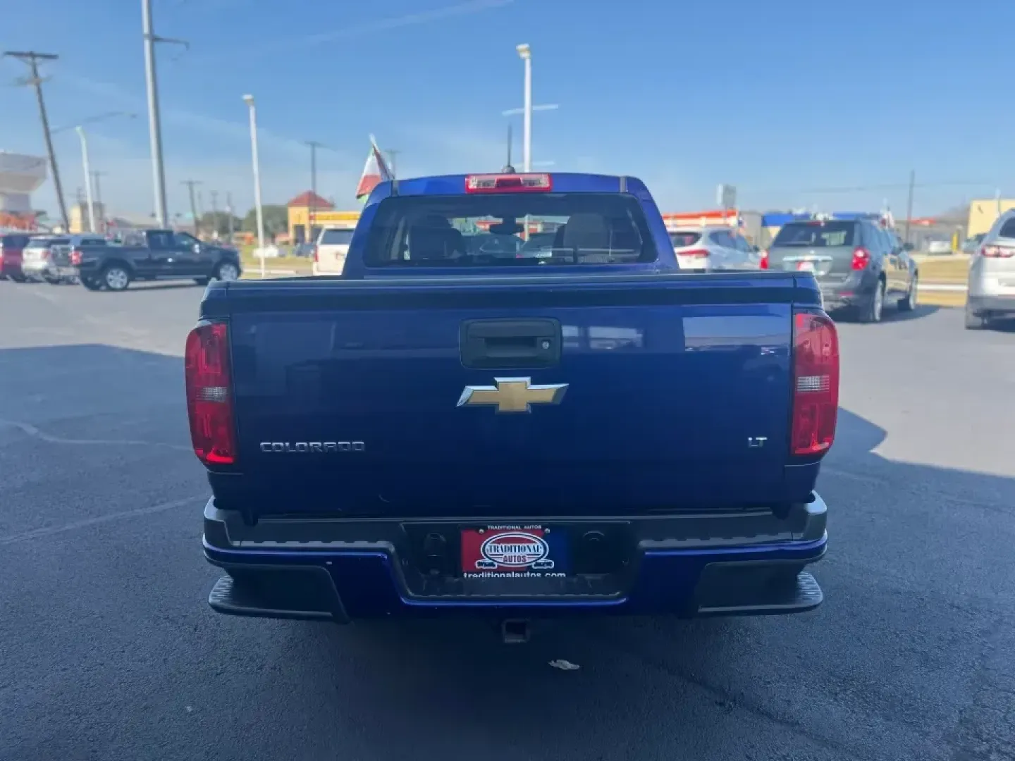 2016 Chevrolet Colorado LT Crew Cab 2WD Long Box (1GCGSCE31G1) with an 3.6L V6 DOHC 24V GAS engine, 6A transmission, located at 10740 Forest Lane, Dallas, TX, 75243, (972) 272-7300, 32.908588, -96.701813 - **Unleash Adventure with the 2016 Chevrolet Colorado at Traditional Autos!**<br /> <br /> Are you ready to elevate your lifestyle with a reliable and robust vehicle? The 2016 Chevrolet Colorado is your ticket to weekend adventures, daily commutes, and everything in between. This crew cab pickup, wit - Photo#3
