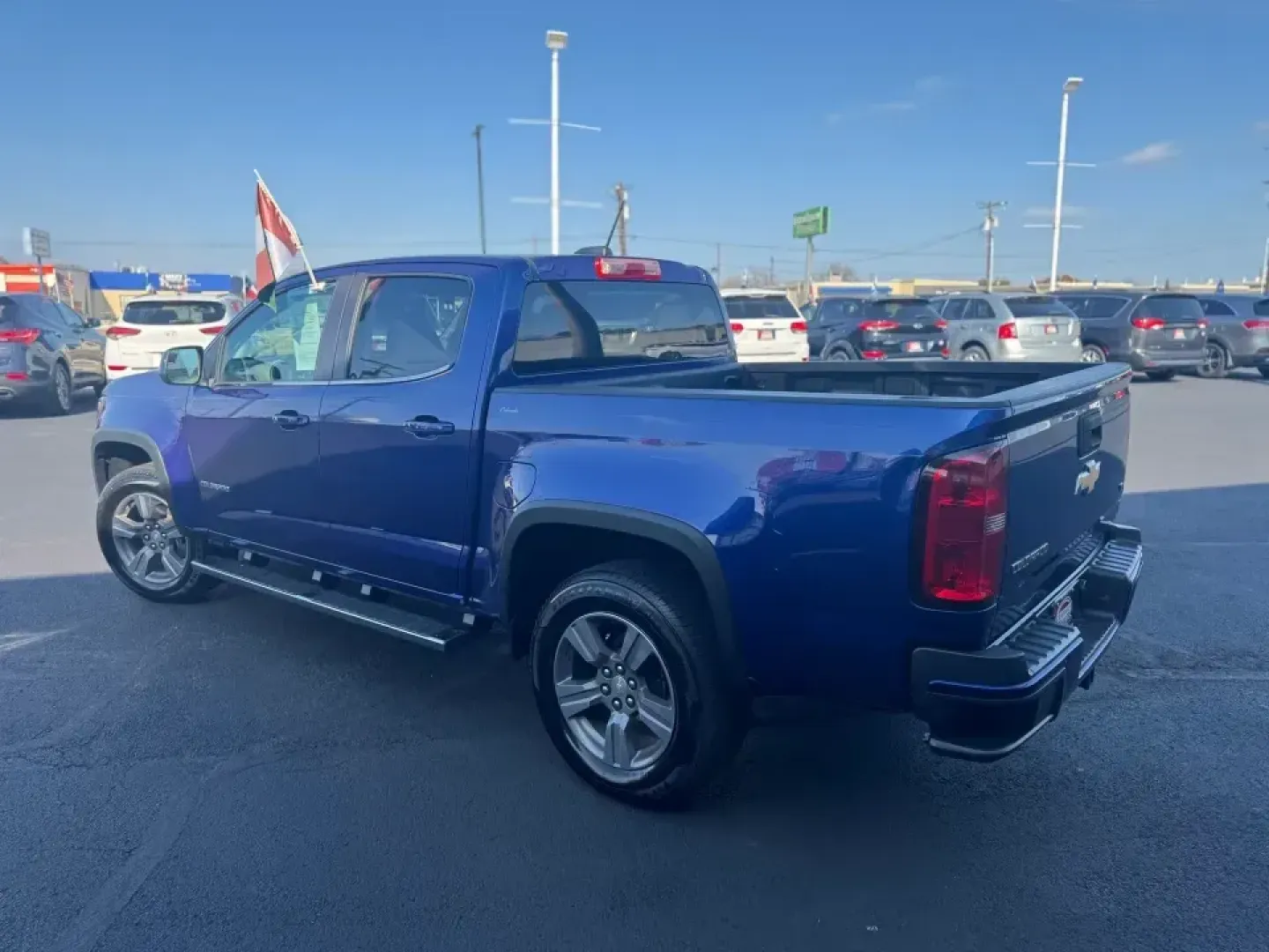 2016 Chevrolet Colorado LT Crew Cab 2WD Long Box (1GCGSCE31G1) with an 3.6L V6 DOHC 24V GAS engine, 6A transmission, located at 10740 Forest Lane, Dallas, TX, 75243, (972) 272-7300, 32.908588, -96.701813 - **Unleash Adventure with the 2016 Chevrolet Colorado at Traditional Autos!**<br /> <br /> Are you ready to elevate your lifestyle with a reliable and robust vehicle? The 2016 Chevrolet Colorado is your ticket to weekend adventures, daily commutes, and everything in between. This crew cab pickup, wit - Photo#5