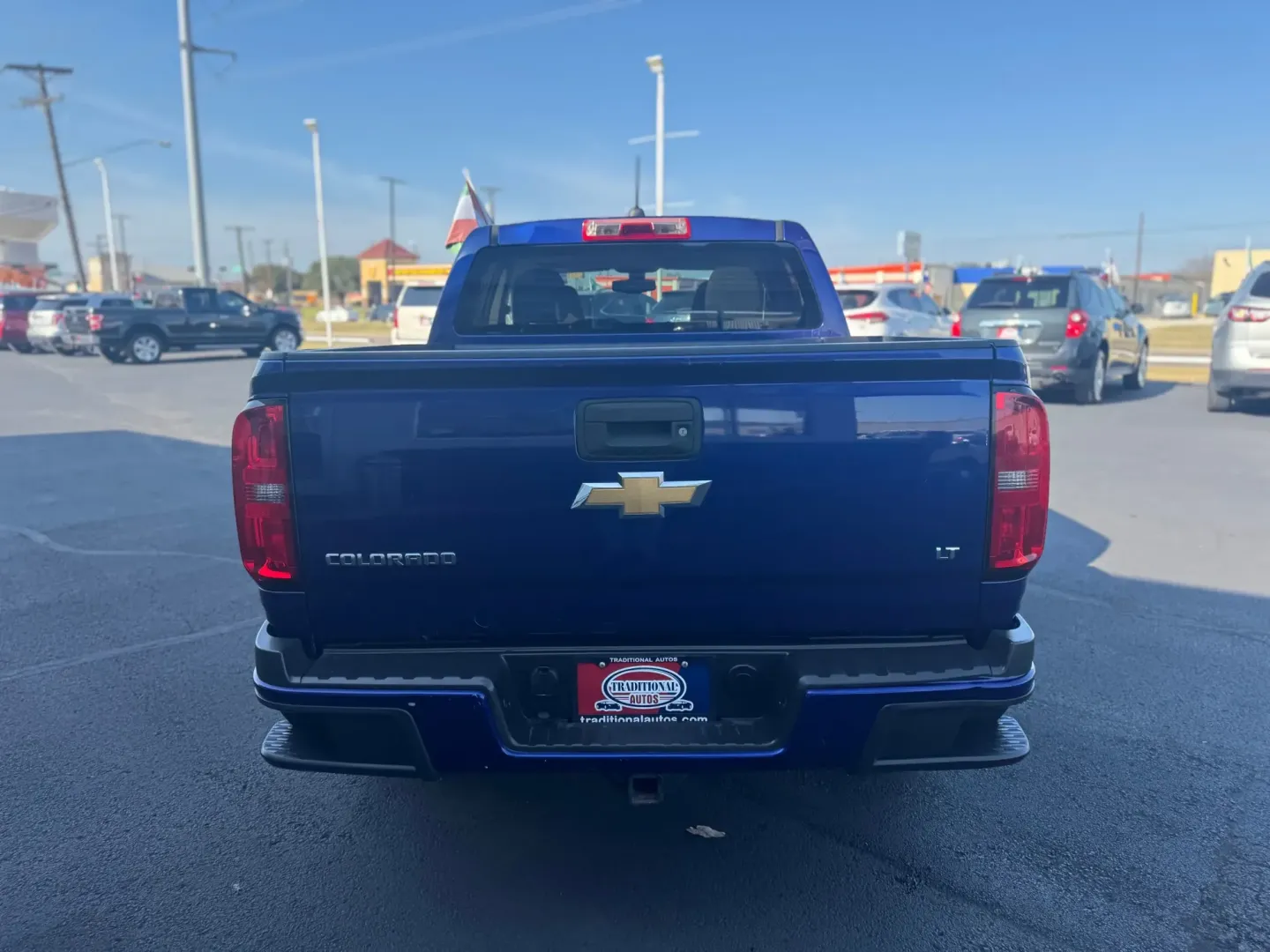 2016 Chevrolet Colorado LT Crew Cab 2WD Long Box (1GCGSCE31G1) with an 3.6L V6 DOHC 24V GAS engine, 6A transmission, located at 10740 Forest Lane, Dallas, TX, 75243, (972) 272-7300, 32.908588, -96.701813 - **Unleash Adventure with the 2016 Chevrolet Colorado at Traditional Autos!**<br /> <br /> Are you ready to elevate your lifestyle with a reliable and robust vehicle? The 2016 Chevrolet Colorado is your ticket to weekend adventures, daily commutes, and everything in between. This crew cab pickup, wit - Photo#3