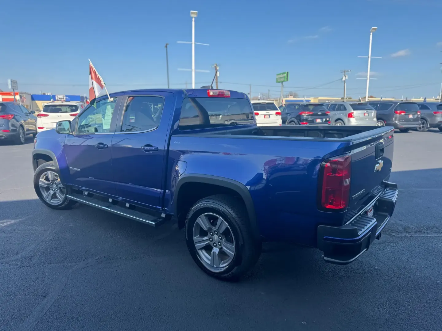2016 Chevrolet Colorado LT Crew Cab 2WD Long Box (1GCGSCE31G1) with an 3.6L V6 DOHC 24V GAS engine, 6A transmission, located at 10740 Forest Lane, Dallas, TX, 75243, (972) 272-7300, 32.908588, -96.701813 - **Unleash Adventure with the 2016 Chevrolet Colorado at Traditional Autos!**<br /> <br /> Are you ready to elevate your lifestyle with a reliable and robust vehicle? The 2016 Chevrolet Colorado is your ticket to weekend adventures, daily commutes, and everything in between. This crew cab pickup, wit - Photo#5