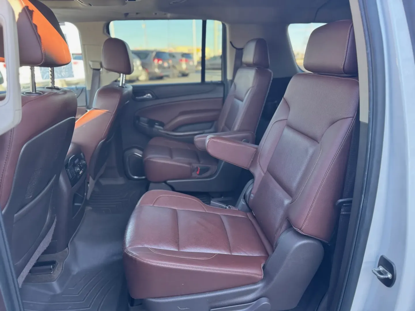 2016 Chevrolet Suburban LTZ 2WD (1GNSCJKC0GR) with an 5.3L V8 OHV 16V engine, 6A transmission, located at 10740 Forest Lane, Dallas, TX, 75243, (972) 272-7300, 32.908588, -96.701813 - Embrace the open road and elevate your weekend adventures with the incredible 2016 Chevrolet Suburban, available now at Traditional Autos in Dallas, TX. Whether you're planning a family road trip, running errands around city neighborhoods, or navigating the bustling highways of North Texas, this spa - Photo#6