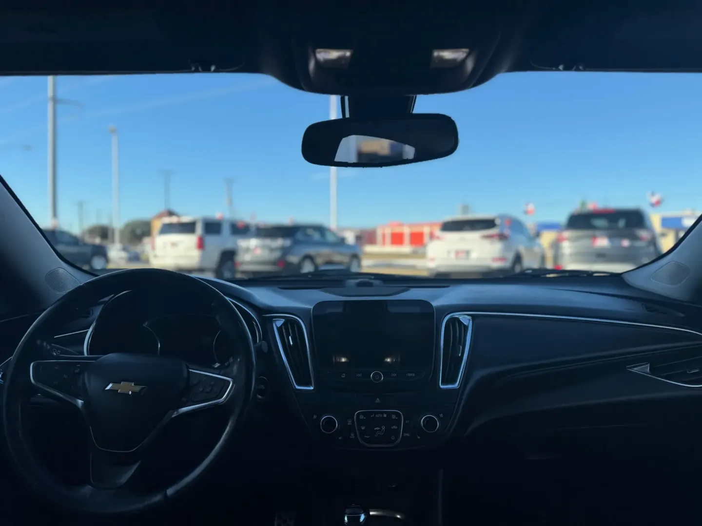 2017 Chevrolet Malibu Premier (1G1ZH5SX3HF) with an 2.0L L4 DOHC 16V engine, 6A transmission, located at 10740 Forest Lane, Dallas, TX, 75243, (972) 272-7300, 32.908588, -96.701813 - Looking for a dependable sedan that's perfect for city driving and weekend escapes? Look no further than this striking 2017 Chevrolet Malibu, available at Traditional Autos in Dallas, TX. Whether you're commuting to work, shuttling your family around, or heading out on an adventure, this vehicle sea - Photo#5