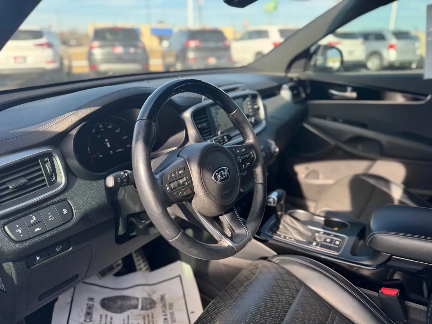 2017 Kia Sorento Limited V6 2WD (5XYPK4A56HG) with an 3.3L V6 DOHC 24V engine, 6A transmission, located at 10740 Forest Lane, Dallas, TX, 75243, (972) 272-7300, 32.908588, -96.701813 - **Adventure Awaits with the 2017 Kia Sorento Your Ideal Family SUV!**<br /> <br /> Are you ready to embark on exciting family adventures, or perhaps streamline your daily commute in style? Look no further than this stunning 2017 Kia Sorento, now available at Traditional Autos in Dallas, TX. With it - Photo#8