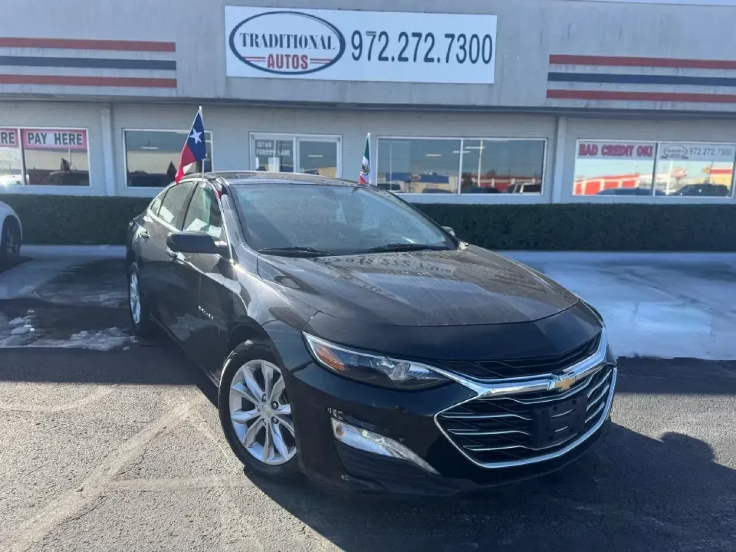2020 Chevrolet Malibu LT (1G1ZD5ST0LF) with an 1.5L L4 DOHC 16V engine, 6A transmission, located at 10740 Forest Lane, Dallas, TX, 75243, (972) 272-7300, 32.908588, -96.701813 - Are you ready to elevate your daily commute or weekend adventures? Look no further than this stunning 2020 Chevrolet Malibu, a versatile sedan that effortlessly balances style, comfort, and practicality. With an impressive blend of modern technology and outstanding safety features, this vehicle is p - Photo#0