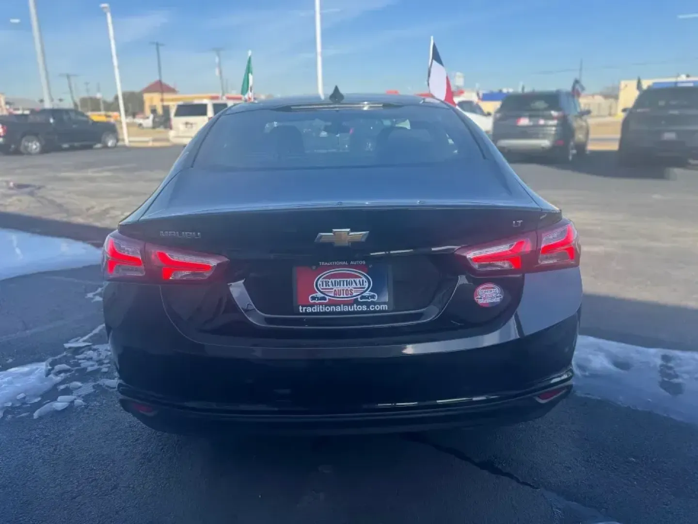 2020 Chevrolet Malibu LT (1G1ZD5ST0LF) with an 1.5L L4 DOHC 16V engine, 6A transmission, located at 10740 Forest Lane, Dallas, TX, 75243, (972) 272-7300, 32.908588, -96.701813 - Are you ready to elevate your daily commute or weekend adventures? Look no further than this stunning 2020 Chevrolet Malibu, a versatile sedan that effortlessly balances style, comfort, and practicality. With an impressive blend of modern technology and outstanding safety features, this vehicle is p - Photo#2