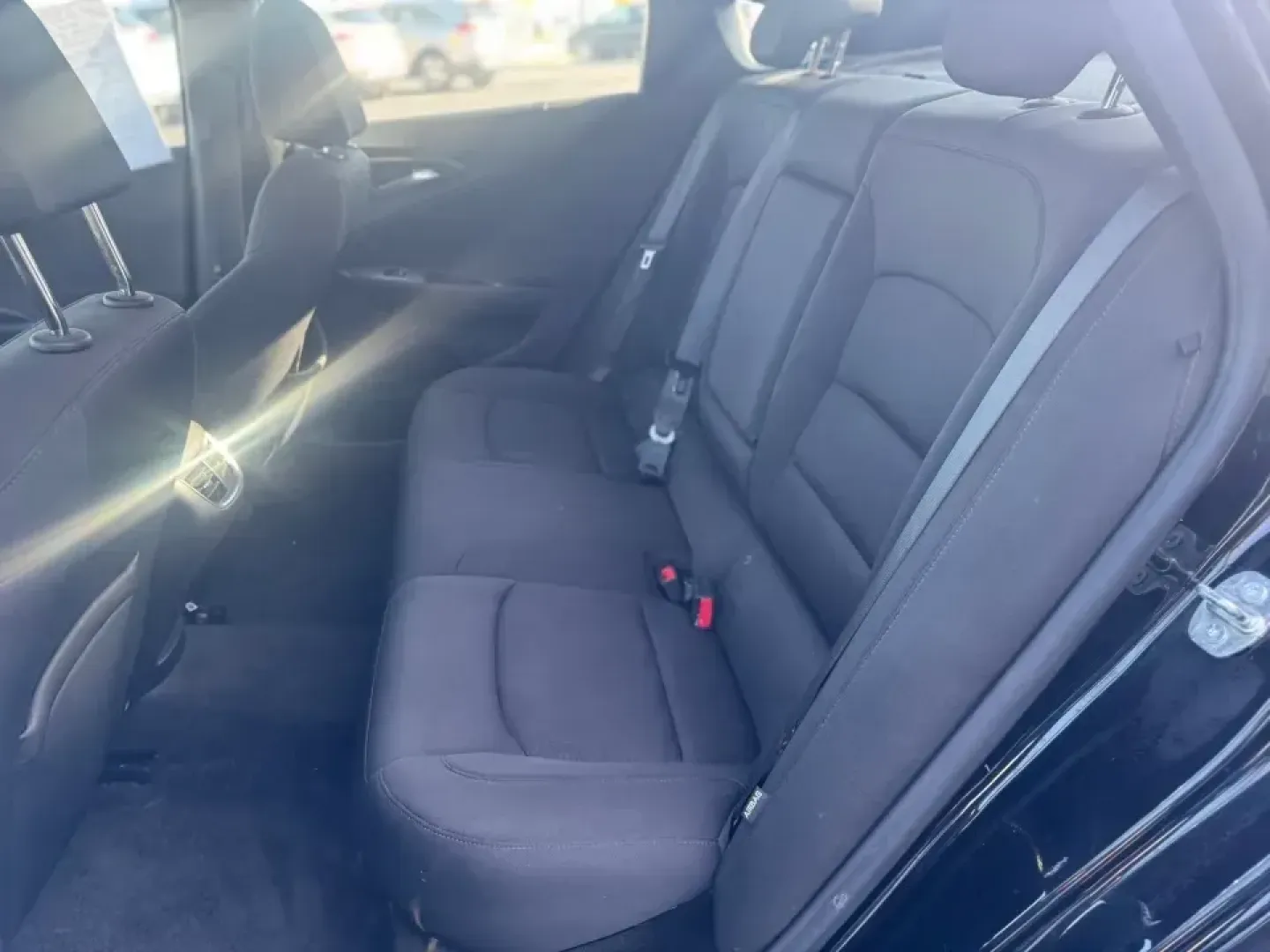 2020 Chevrolet Malibu LT (1G1ZD5ST0LF) with an 1.5L L4 DOHC 16V engine, 6A transmission, located at 10740 Forest Lane, Dallas, TX, 75243, (972) 272-7300, 32.908588, -96.701813 - Are you ready to elevate your daily commute or weekend adventures? Look no further than this stunning 2020 Chevrolet Malibu, a versatile sedan that effortlessly balances style, comfort, and practicality. With an impressive blend of modern technology and outstanding safety features, this vehicle is p - Photo#4