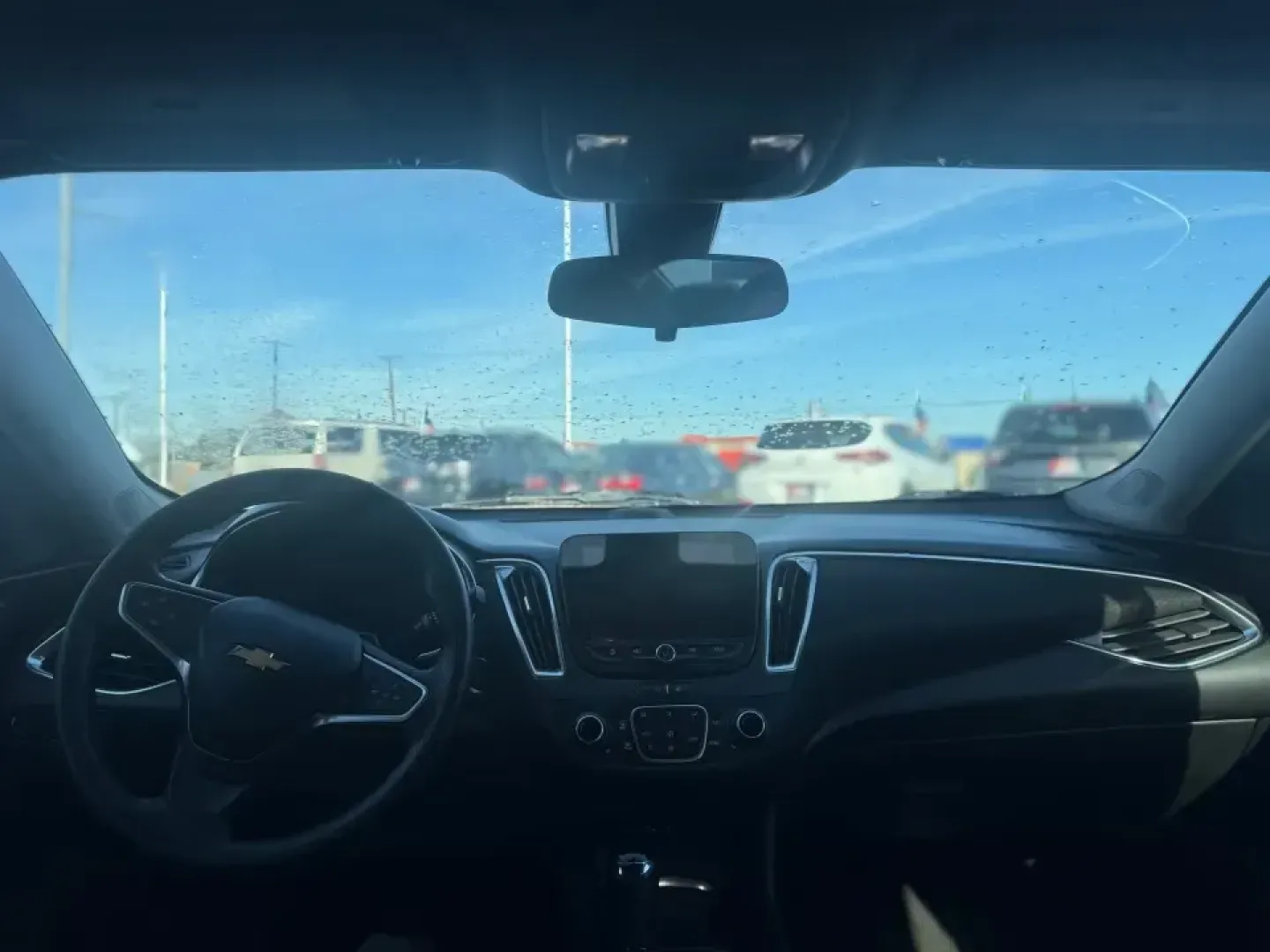 2020 Chevrolet Malibu LT (1G1ZD5ST0LF) with an 1.5L L4 DOHC 16V engine, 6A transmission, located at 10740 Forest Lane, Dallas, TX, 75243, (972) 272-7300, 32.908588, -96.701813 - Are you ready to elevate your daily commute or weekend adventures? Look no further than this stunning 2020 Chevrolet Malibu, a versatile sedan that effortlessly balances style, comfort, and practicality. With an impressive blend of modern technology and outstanding safety features, this vehicle is p - Photo#5