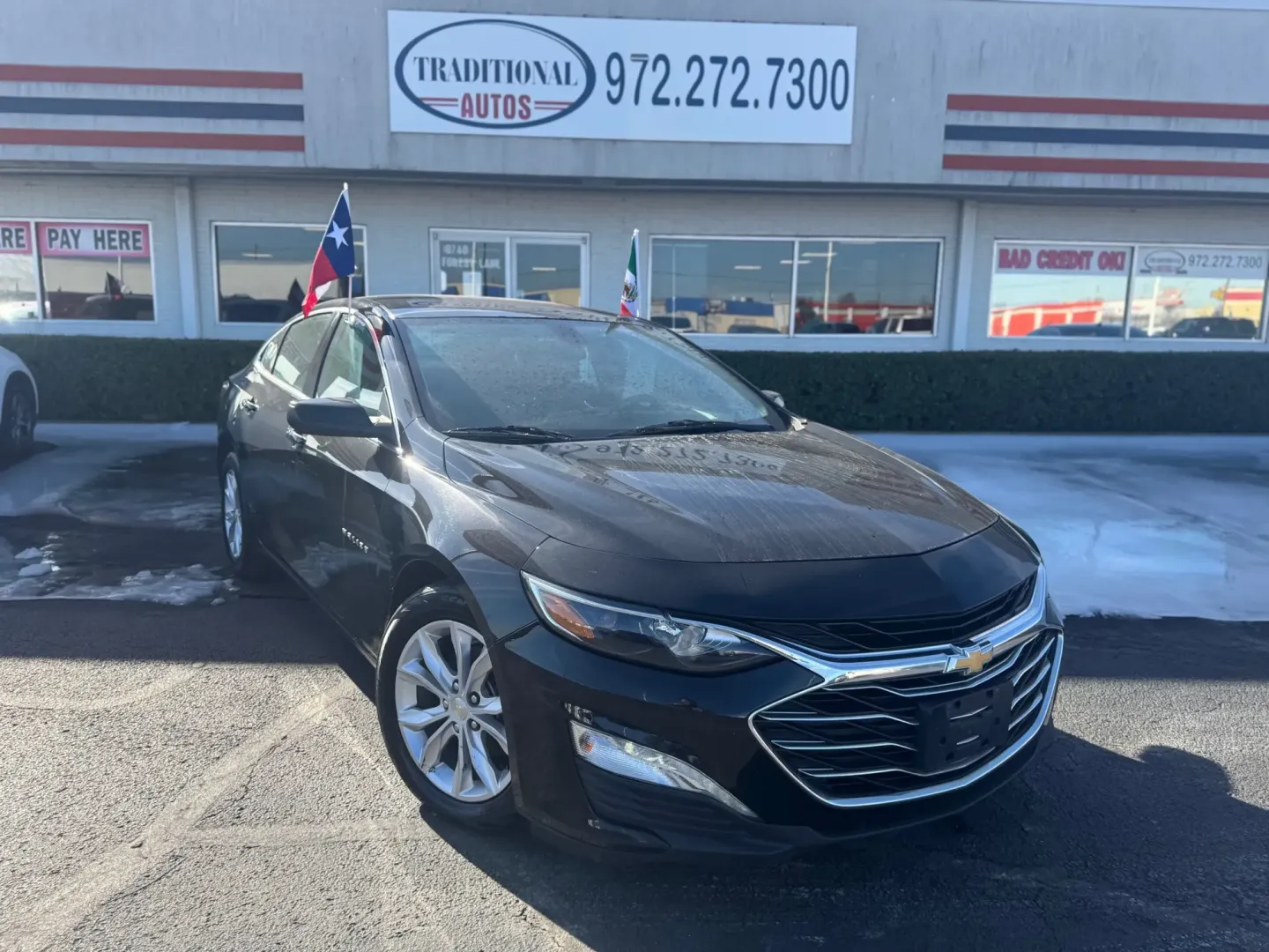 2020 Chevrolet Malibu LT (1G1ZD5ST0LF) with an 1.5L L4 DOHC 16V engine, 6A transmission, located at 10740 Forest Lane, Dallas, TX, 75243, (972) 272-7300, 32.908588, -96.701813 - Are you ready to elevate your daily commute or weekend adventures? Look no further than this stunning 2020 Chevrolet Malibu, a versatile sedan that effortlessly balances style, comfort, and practicality. With an impressive blend of modern technology and outstanding safety features, this vehicle is p - Photo#0