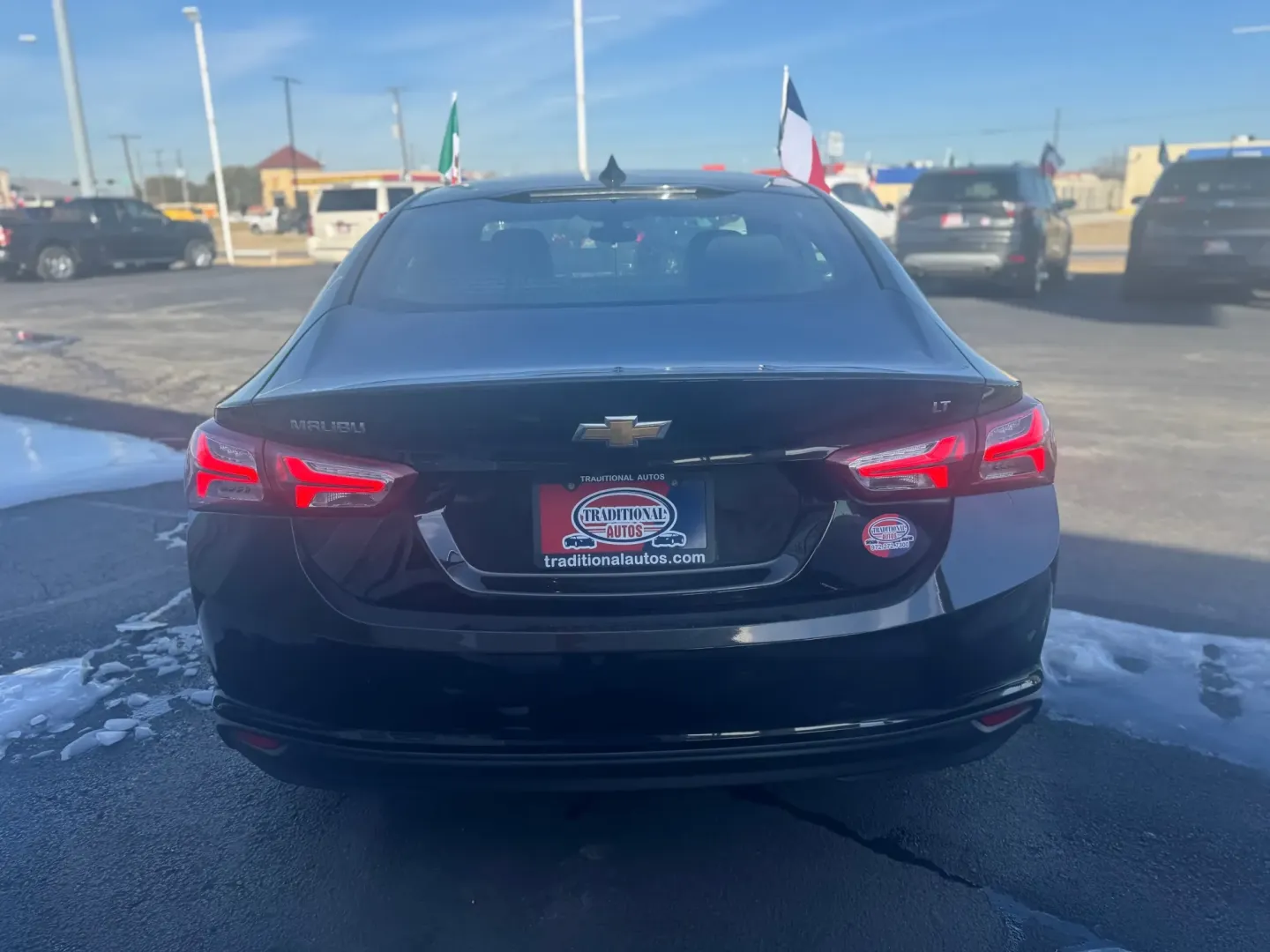 2020 Chevrolet Malibu LT (1G1ZD5ST0LF) with an 1.5L L4 DOHC 16V engine, 6A transmission, located at 10740 Forest Lane, Dallas, TX, 75243, (972) 272-7300, 32.908588, -96.701813 - Are you ready to elevate your daily commute or weekend adventures? Look no further than this stunning 2020 Chevrolet Malibu, a versatile sedan that effortlessly balances style, comfort, and practicality. With an impressive blend of modern technology and outstanding safety features, this vehicle is p - Photo#2