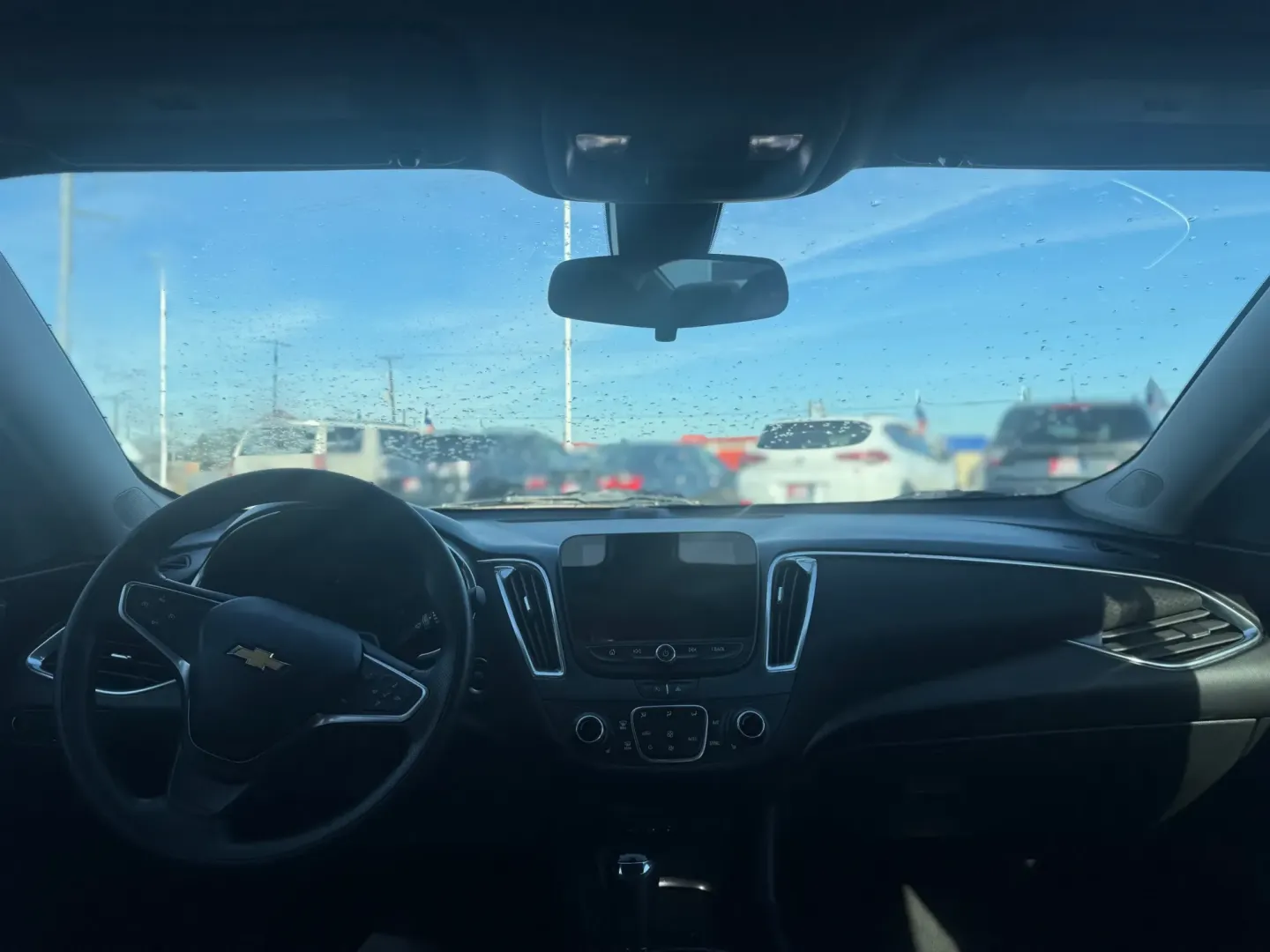 2020 Chevrolet Malibu LT (1G1ZD5ST0LF) with an 1.5L L4 DOHC 16V engine, 6A transmission, located at 10740 Forest Lane, Dallas, TX, 75243, (972) 272-7300, 32.908588, -96.701813 - Are you ready to elevate your daily commute or weekend adventures? Look no further than this stunning 2020 Chevrolet Malibu, a versatile sedan that effortlessly balances style, comfort, and practicality. With an impressive blend of modern technology and outstanding safety features, this vehicle is p - Photo#5