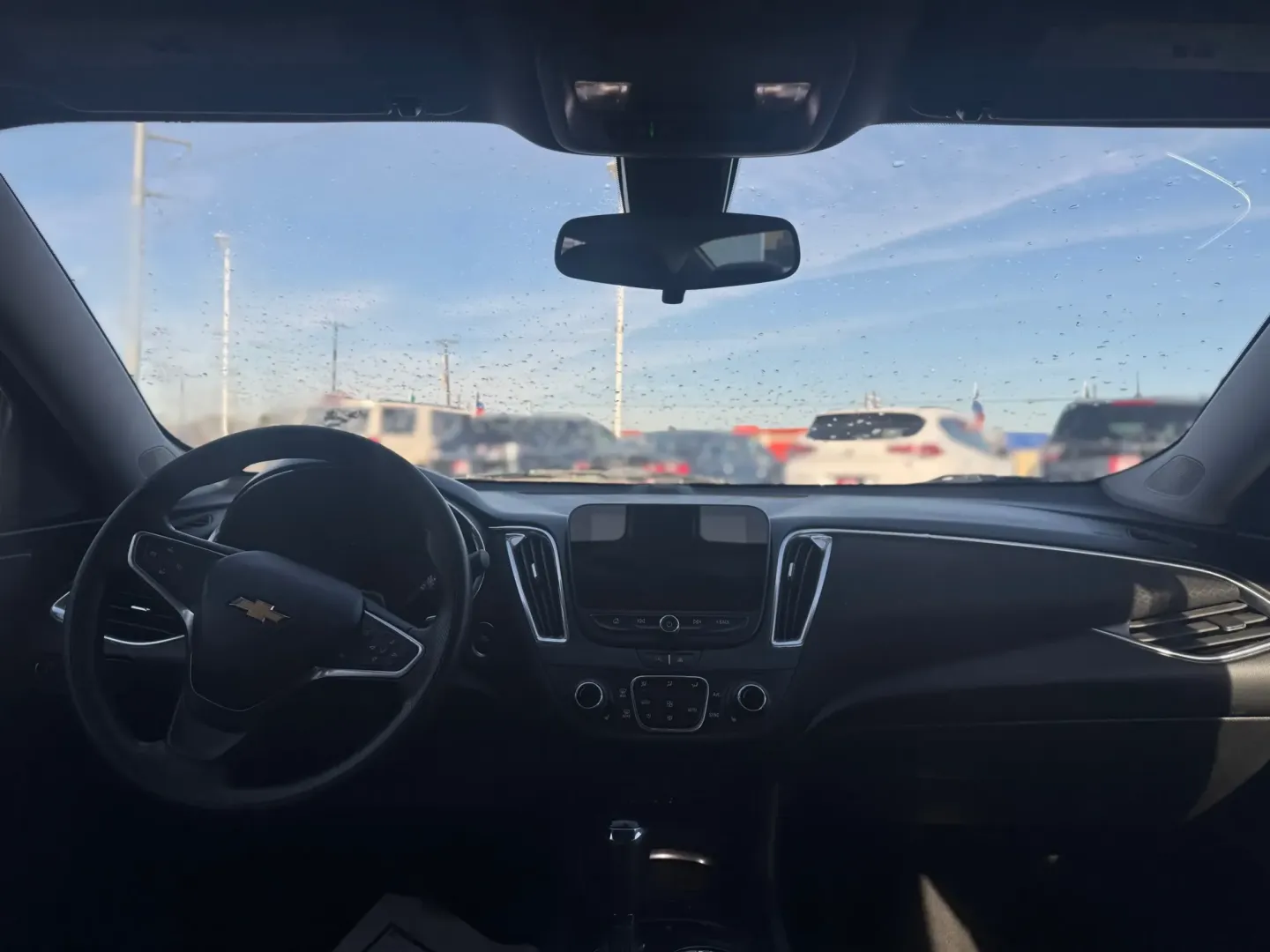 2020 Chevrolet Malibu LT (1G1ZD5ST0LF) with an 1.5L L4 DOHC 16V engine, 6A transmission, located at 10740 Forest Lane, Dallas, TX, 75243, (972) 272-7300, 32.908588, -96.701813 - Are you ready to elevate your daily commute or weekend adventures? Look no further than this stunning 2020 Chevrolet Malibu, a versatile sedan that effortlessly balances style, comfort, and practicality. With an impressive blend of modern technology and outstanding safety features, this vehicle is p - Photo#6