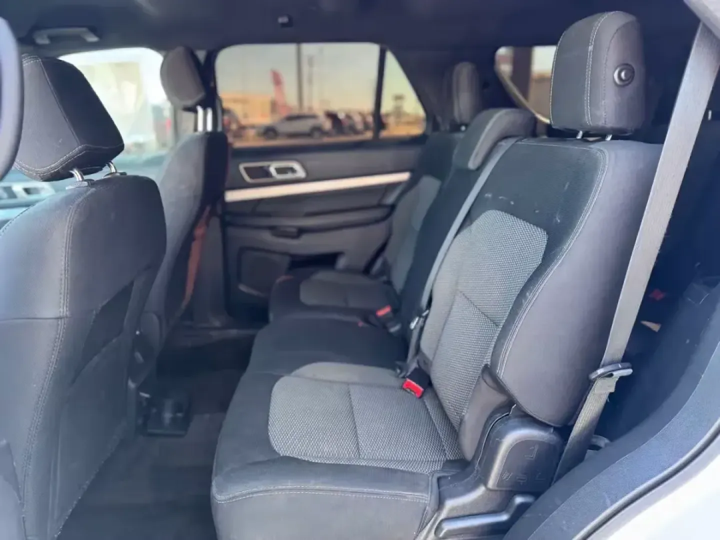 2016 WHITE Ford Explorer XLT FWD (1FM5K7D87GG) with an 3.5L V6 DOHC 24V engine, 6-Speed Automatic transmission, located at 10740 Forest Lane, Dallas, TX, 75243, (972) 272-7300, 32.908588, -96.701813 - **Explore New Adventures with the 2016 Ford Explorer XLT Perfect for Growing Families!**<br /> <br /> Are you ready to take on the world with your family? The 2016 Ford Explorer XLT is your ideal companion for creating unforgettable memories, whether you're off on a weekend adventure or navigating - Photo#8