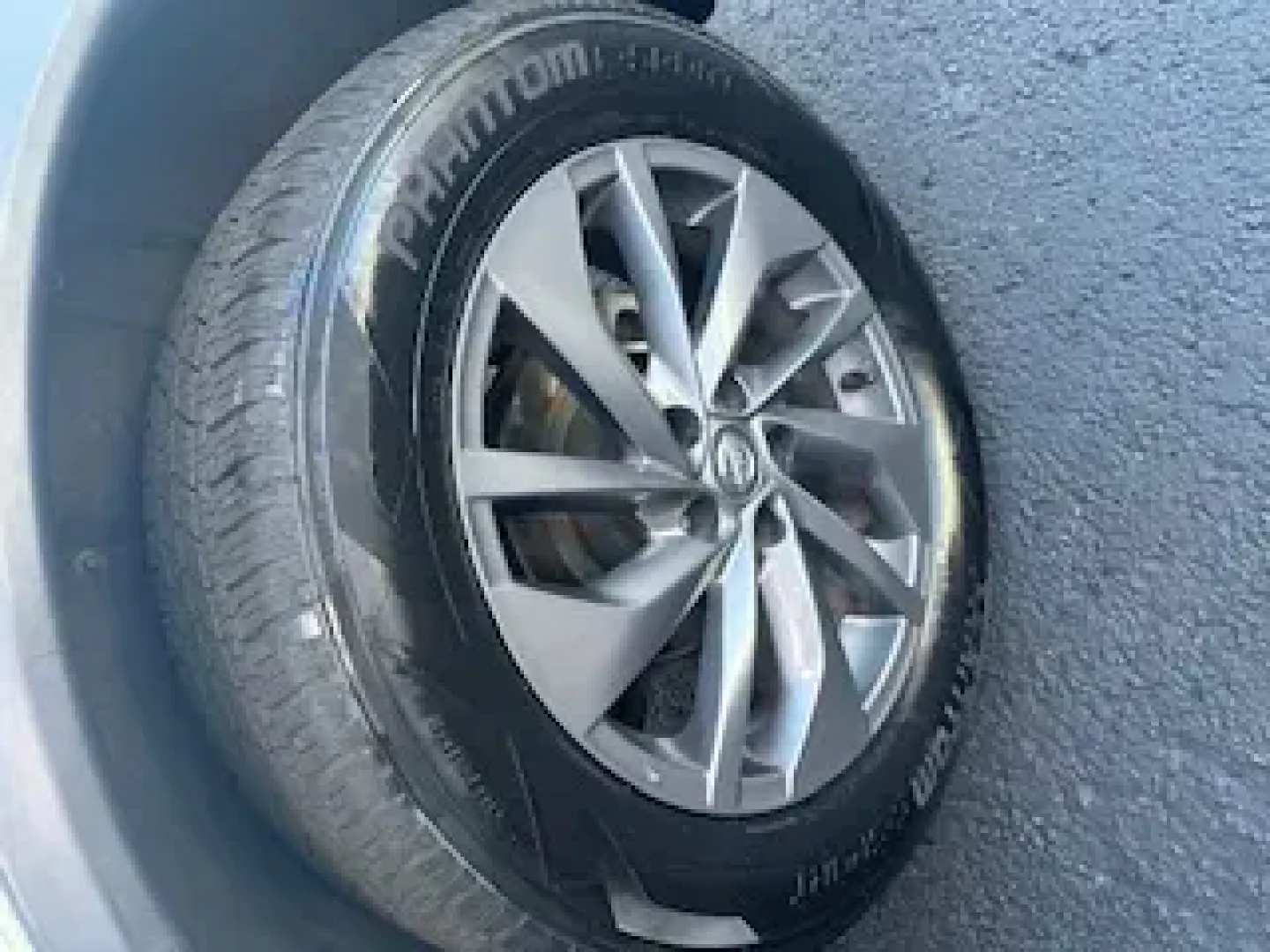 2016 Nissan Rogue S 2WD (5N1AT2MT9GC) with an 2.5L L4 DOHC 16V engine, CVT transmission, located at 10740 Forest Lane, Dallas, TX, 75243, (972) 272-7300, 32.908588, -96.701813 - Picture your next Dallas week: an easy weekday commute up US75, a quick Costco run near NorthPark, and a Saturday escape to White Rock Lake with plenty of room for coolers, strollers, or hiking gear. This 2016 Nissan Rogue SUV is built for real life-comfortable, efficient, and sized just right for c - Photo#2