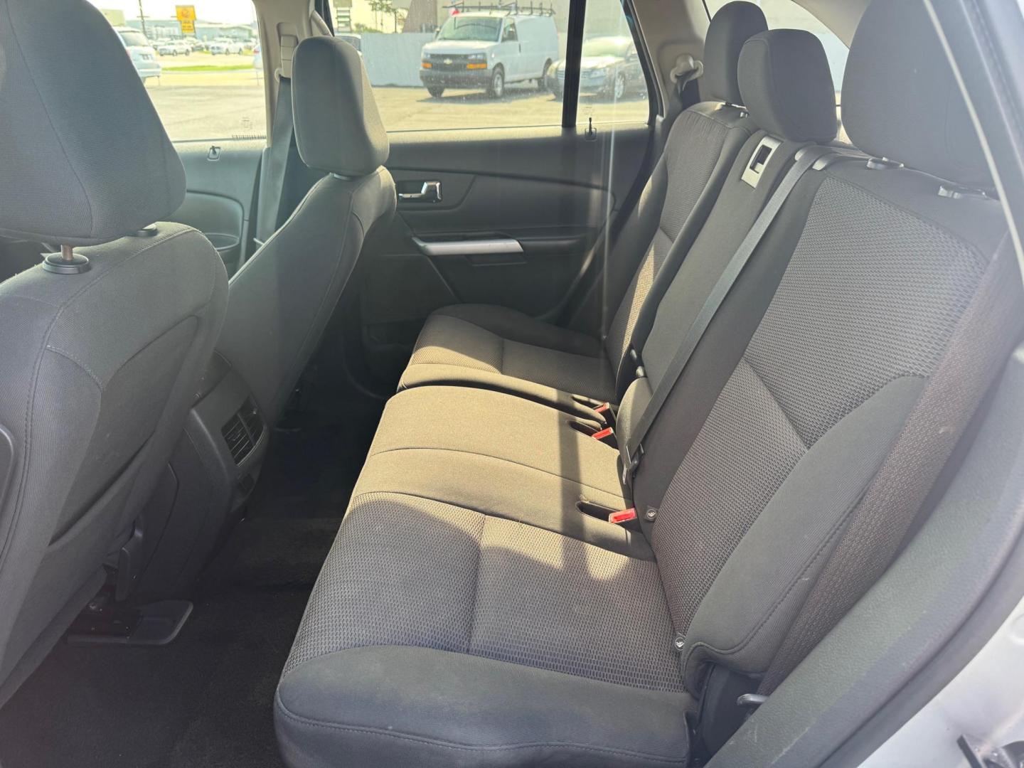 2011 SILVER /gray FORD EDGE SEL FWD (2FMDK3JC7BB) with an 3.5L V6 DOHC 24V engine, 6-Speed Automatic transmission, located at 10740 Forest Lane, Dallas, TX, 75243, (972) 272-7300, 32.908588, -96.701813 - Photo#6