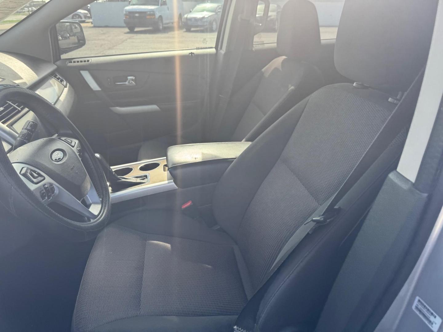 2011 SILVER /gray FORD EDGE SEL FWD (2FMDK3JC7BB) with an 3.5L V6 DOHC 24V engine, 6-Speed Automatic transmission, located at 10740 Forest Lane, Dallas, TX, 75243, (972) 272-7300, 32.908588, -96.701813 - Photo#5