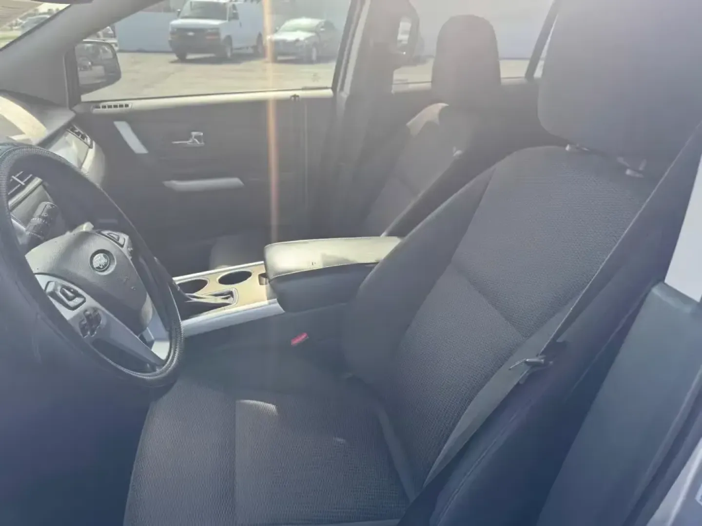 2011 SILVER Ford Edge SEL FWD (2FMDK3JC7BB) with an 3.5L V6 DOHC 24V engine, 6-Speed Automatic transmission, located at 10740 Forest Lane, Dallas, TX, 75243, (972) 272-7300, 32.908588, -96.701813 - Are you looking for a reliable, versatile vehicle that fits seamlessly into your lifestyle? The 2011 Ford Edge SEL FWD is the perfect SUV for those who love adventure but also need a dependable family vehicle. Whether you're commuting to work in the bustling city of Dallas or embarking on a weekend - Photo#4