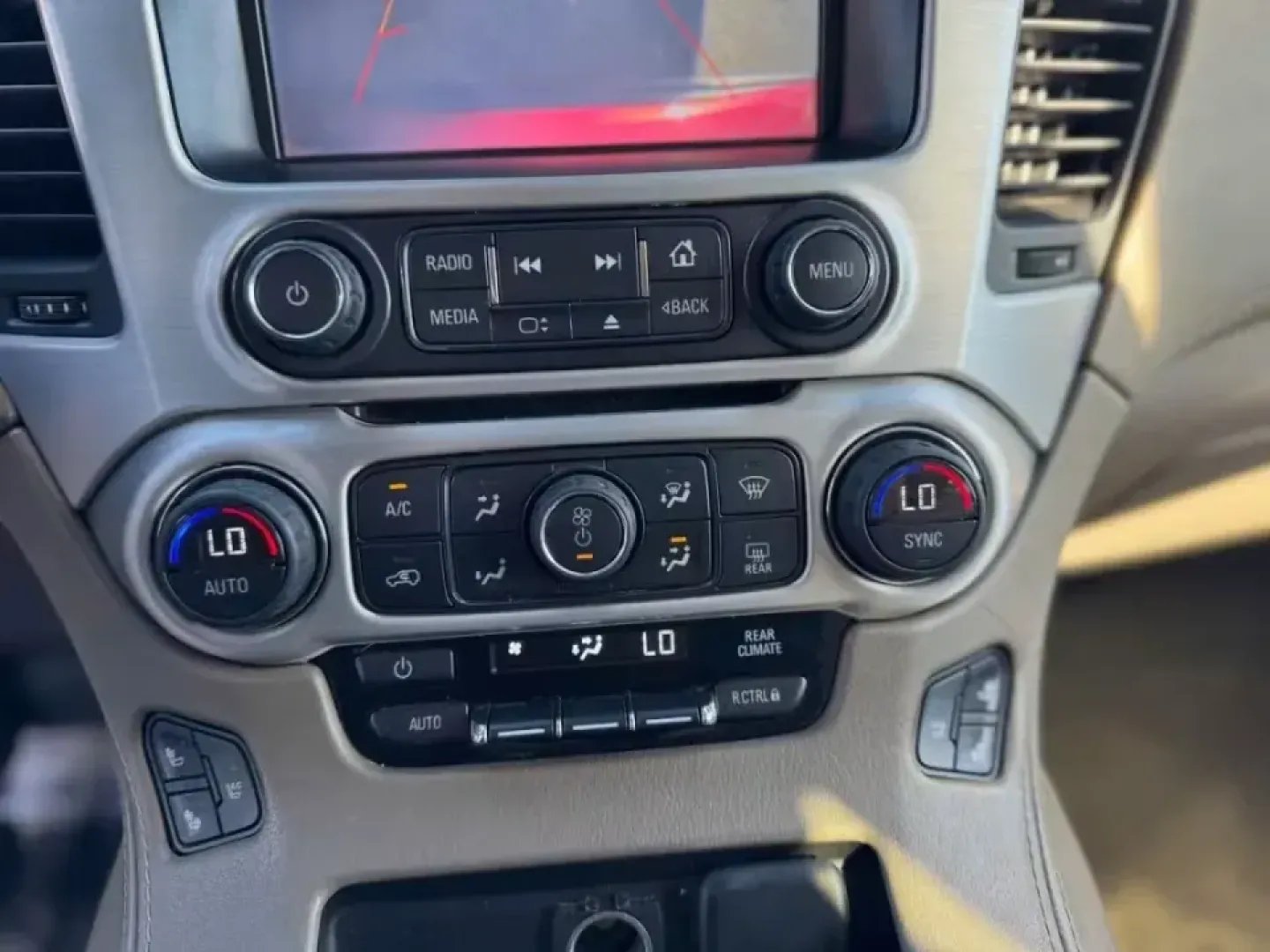 2015 RED GMC Yukon SLT 1/2 Ton 2WD (1GKS1HKC5FR) with an 5.3L V8 OHV 16V engine, 6-Speed Automatic transmission, located at 10740 Forest Lane, Dallas, TX, 75243, (972) 272-7300, 32.908588, -96.701813 - **Explore Adventure with the 2015 GMC Yukon XL: Your Family's Perfect Companion!**<br /> <br /> Are you ready to take on family road trips, weekend getaways, or even just your daily commute with style and comfort? Look no further than the 2015 GMC Yukon XL, a spacious and versatile SUV that perfectl - Photo#17