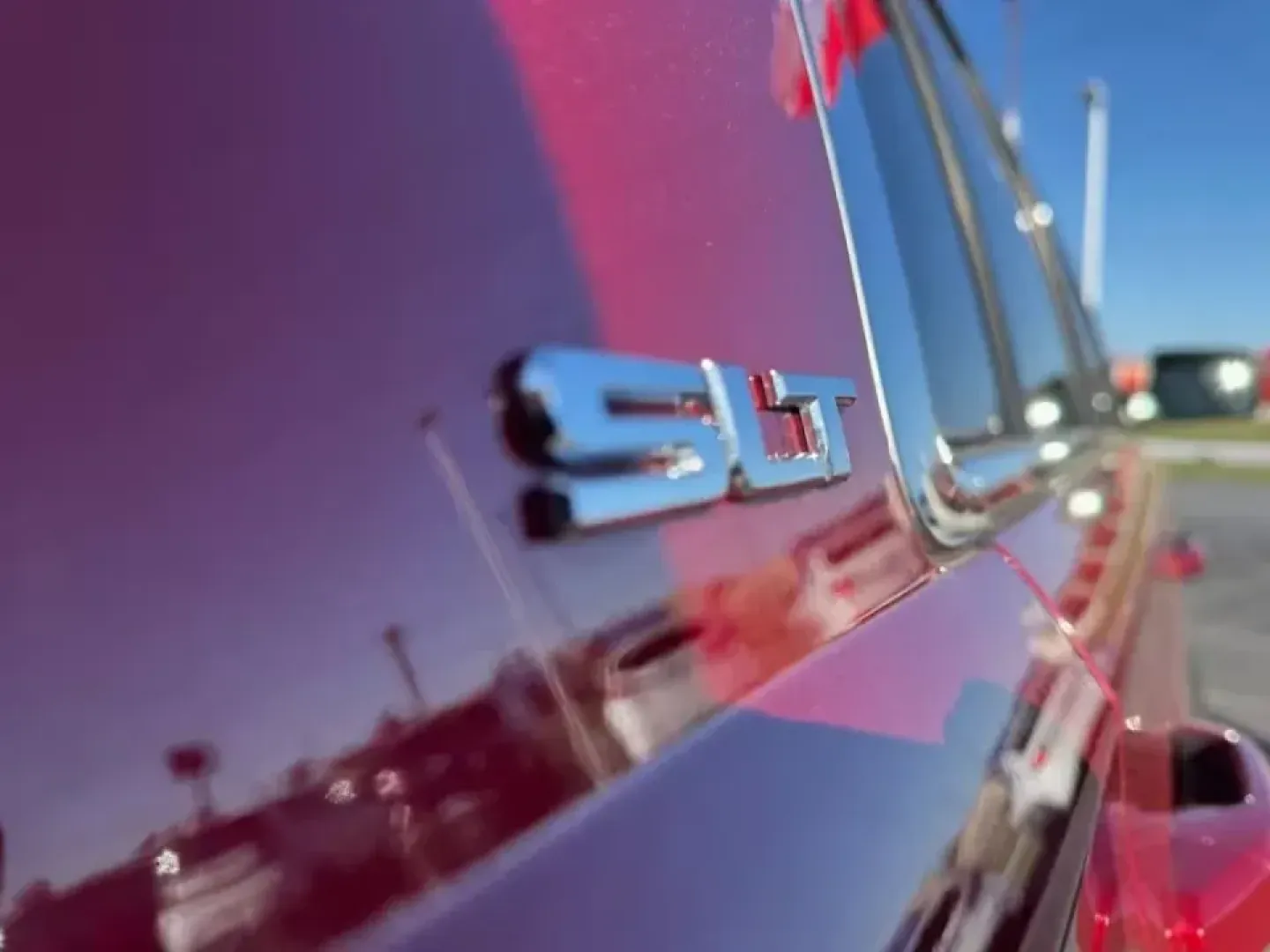 2015 RED GMC Yukon SLT 1/2 Ton 2WD (1GKS1HKC5FR) with an 5.3L V8 OHV 16V engine, 6-Speed Automatic transmission, located at 10740 Forest Lane, Dallas, TX, 75243, (972) 272-7300, 32.908588, -96.701813 - **Explore Adventure with the 2015 GMC Yukon XL: Your Family's Perfect Companion!**<br /> <br /> Are you ready to take on family road trips, weekend getaways, or even just your daily commute with style and comfort? Look no further than the 2015 GMC Yukon XL, a spacious and versatile SUV that perfectl - Photo#6