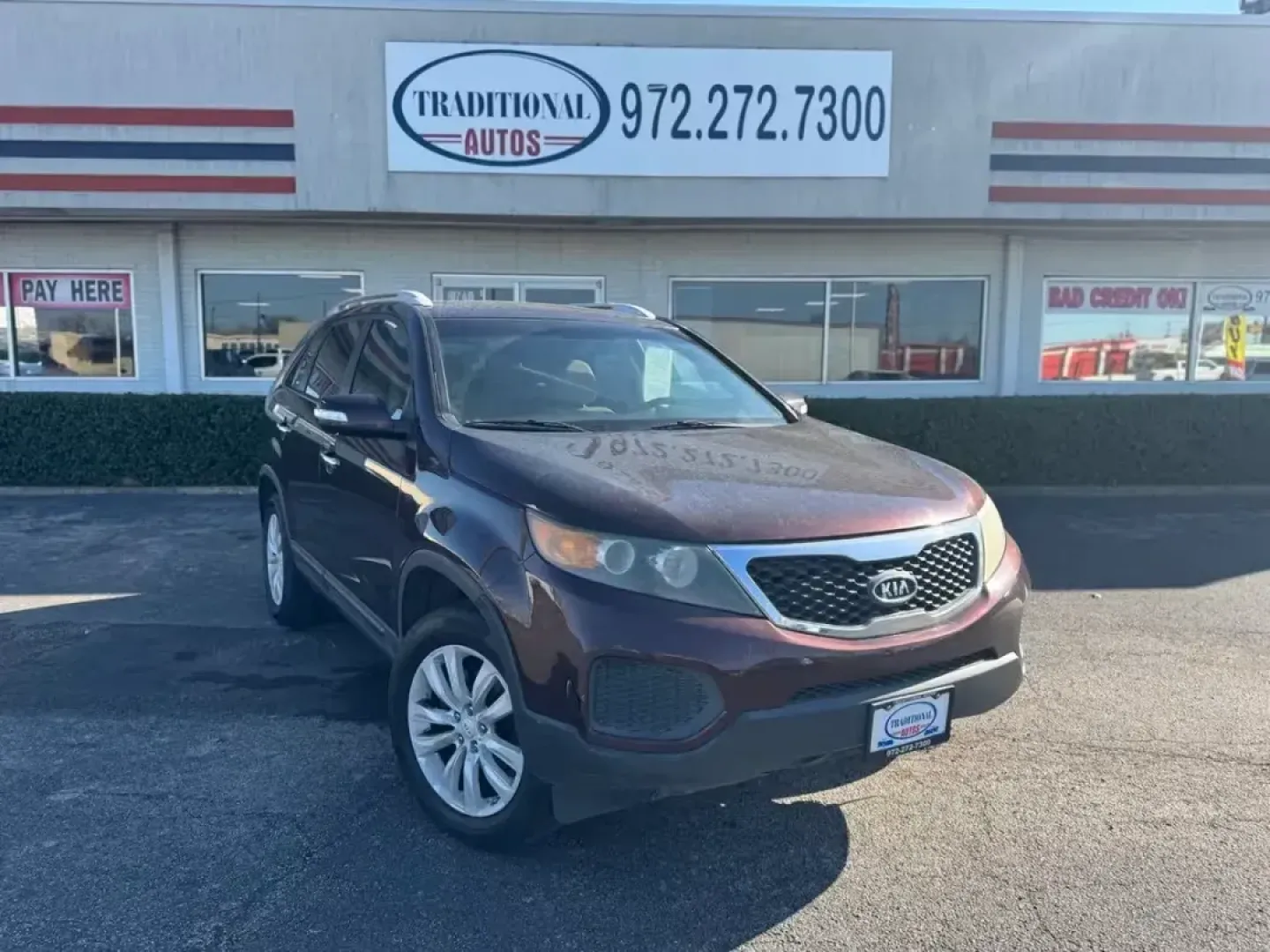 2011 MAROON Kia Sorento LX 2WD (5XYKT4A23BG) with an 3.5L V6 DOHC 24V engine, 6-Speed Automatic transmission, located at 10740 Forest Lane, Dallas, TX, 75243, (972) 272-7300, 32.908588, -96.701813 - Are you searching for a reliable, family-friendly SUV that fits seamlessly into your active lifestyle? Look no further than this 2011 Kia Sorento LX, now available at Traditional Autos in Dallas, TX. This remarkable pre-owned vehicle combines practicality, comfort, and style, making it the ideal cho - Photo#1