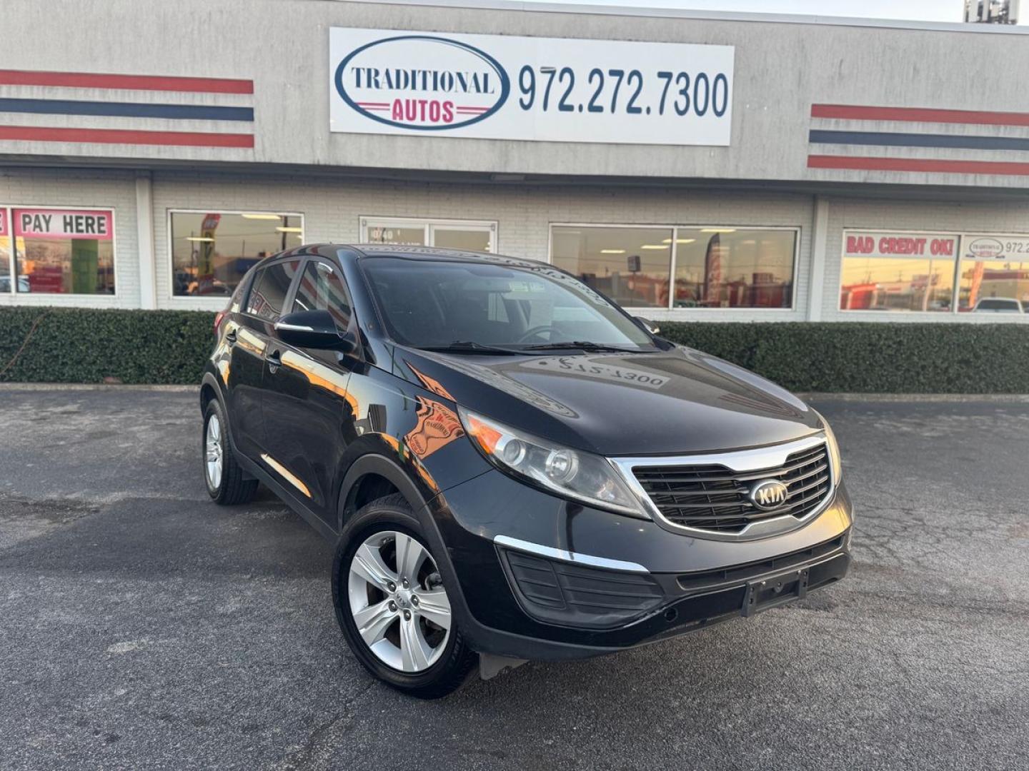 2013 BLACK /Gray KIA SPORTAGE BASE; EX; L LX FWD (KNDPB3A22D7) with an 2.4L V6 DOHC 24V engine, 6-Speed Automatic transmission, located at 10740 Forest Lane, Dallas, TX, 75243, (972) 272-7300, 32.908588, -96.701813 - Photo#0