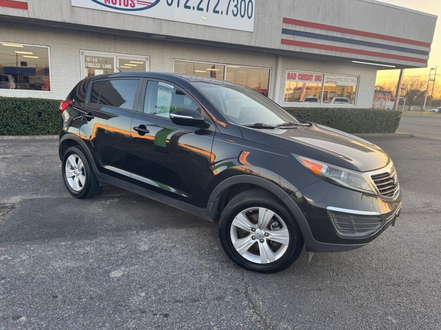 2013 BLACK /Gray KIA SPORTAGE BASE; EX; L LX FWD (KNDPB3A22D7) with an 2.4L V6 DOHC 24V engine, 6-Speed Automatic transmission, located at 10740 Forest Lane, Dallas, TX, 75243, (972) 272-7300, 32.908588, -96.701813 - Photo#1