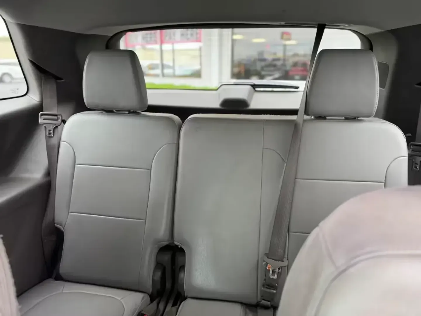 2018 MAROON Chevrolet Traverse (1GNERHKWXJJ) with an 3.6L V6 DOHC 24V engine, located at 10740 Forest Lane, Dallas, TX, 75243, (972) 272-7300, 32.908588, -96.701813 - 2018 Chevrolet Traverse - Photo#8