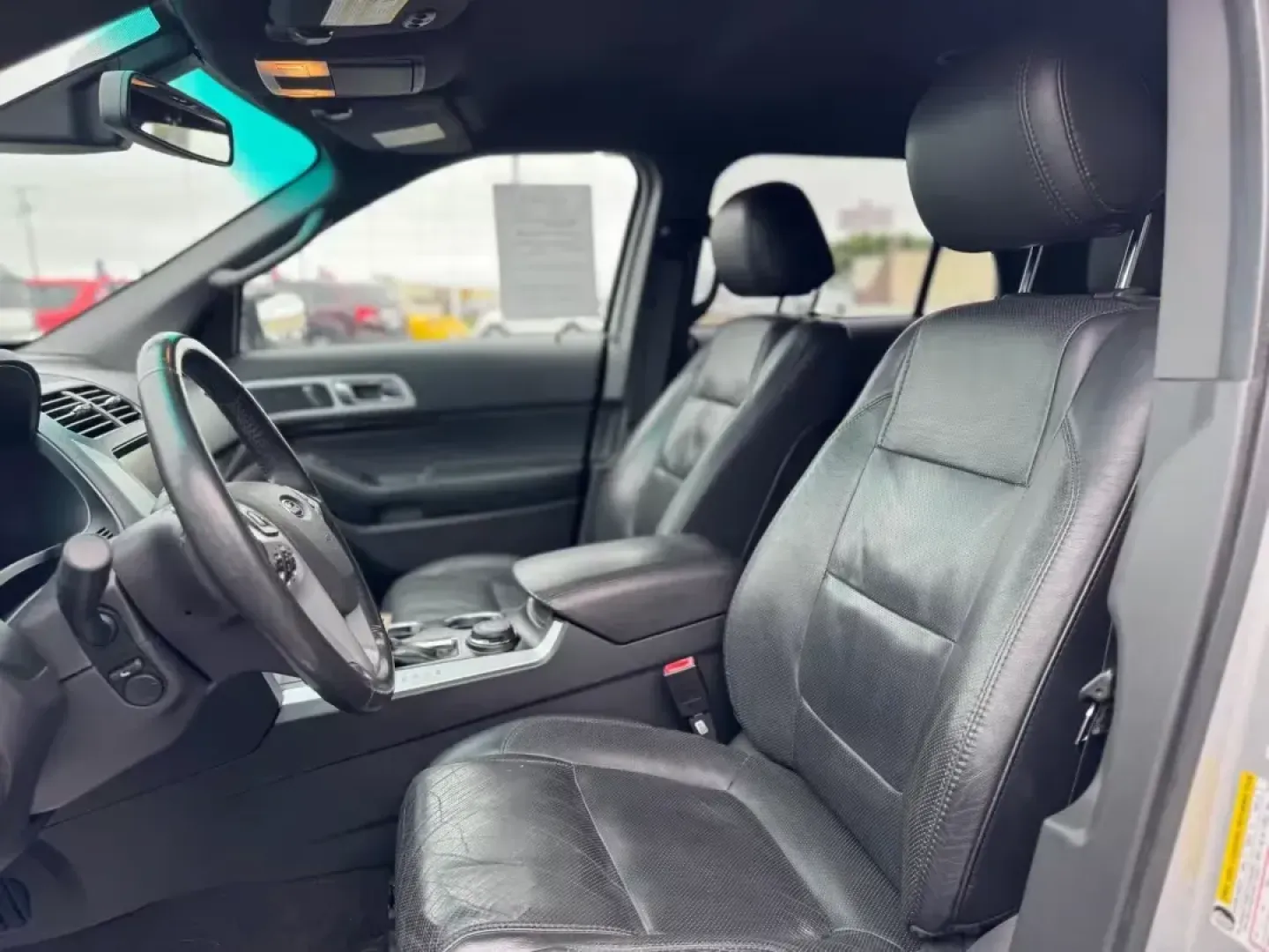 2014 SILVER Ford Explorer Limited 4WD (1FM5K8F82EG) with an 3.5L V6 DOHC 24V engine, 6-Speed Automatic transmission, located at 10740 Forest Lane, Dallas, TX, 75243, (972) 272-7300, 32.908588, -96.701813 - **Unleash Adventure with This 2014 Ford Explorer Limited 4WD!**<br /> <br /> Are you ready to elevate your family outings or weekend getaways? Look no further than this stunning 2014 Ford Explorer Limited 4WD, available now at Traditional Autos in Dallas, TX. Perfect for those who love to explore th - Photo#9