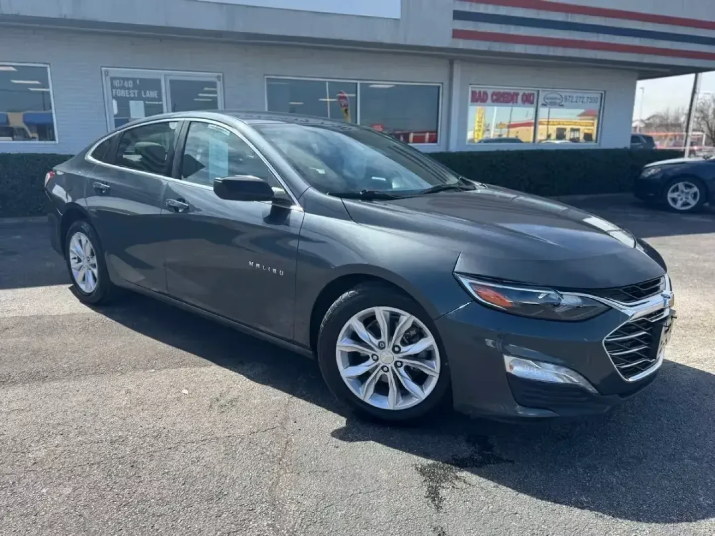 2019 GRAY Chevrolet Malibu LT (1G1ZD5ST3KF) with an 1.5L L4 DOHC 16V engine, 6A transmission, located at 10740 Forest Lane, Dallas, TX, 75243, (972) 272-7300, 32.908588, -96.701813 - **Elevate Your Daily Commute with the 2019 Chevrolet Malibu LT - Your Ideal Sedan Awaits!**<br /> <br /> Are you looking for a reliable vehicle that seamlessly fits into your busy lifestyle? The 2019 Chevrolet Malibu LT is the perfect choice for anyone seeking a comfortable and efficient ride for bo - Photo#2