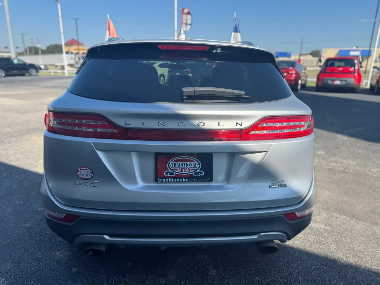 2015 SILVER Lincoln MKC FWD (5LMCJ1A96FU) with an 2.0L L4 DOHC 16V engine, 6-Speed Automatic transmission, located at 10740 Forest Lane, Dallas, TX, 75243, (972) 272-7300, 32.908588, -96.701813 - Experience the freedom of adventure with the 2015 Lincoln MKC, a perfect blend of luxury and capability that's ideal for weekend getaways and daily commutes alike. At Traditional Autos, located at 10740 Forest Lane, Dallas, TX 75243, we specialize in quality used vehicles, and this pre-owned SUV is - Photo#3