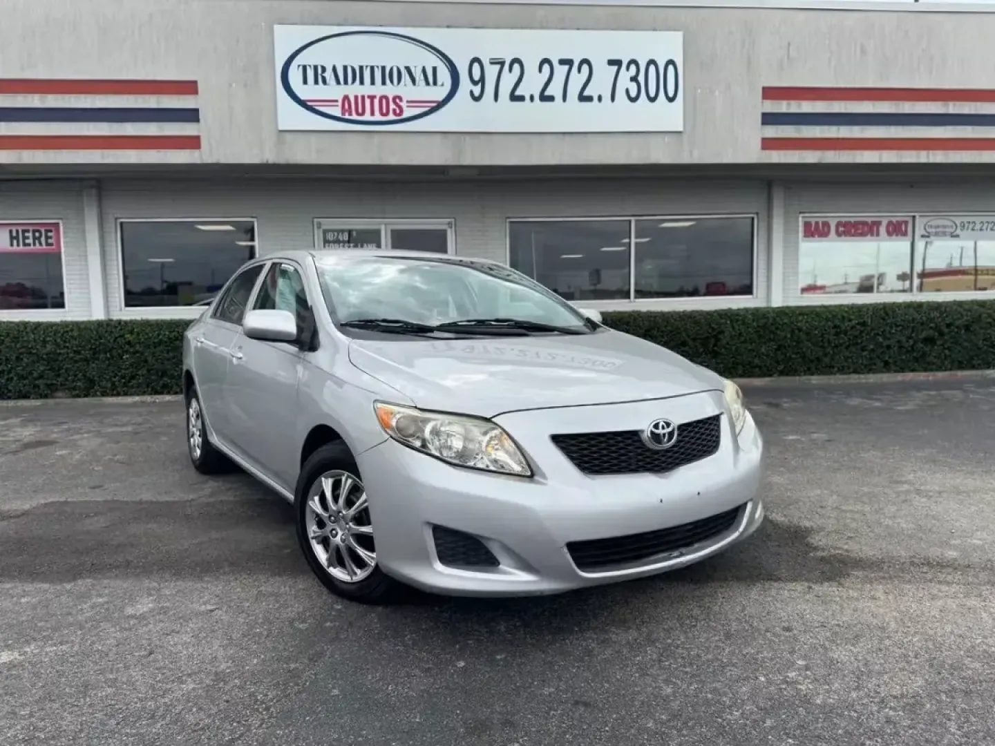 2010 SILVER Toyota Corolla Base 4-Speed AT (1NXBU4EEXAZ) with an 1.8L L4 DOHC 16V engine, 4-Speed Automatic Overdrive transmission, located at 10740 Forest Lane, Dallas, TX, 75243, (972) 272-7300, 32.908588, -96.701813 - **Drive Your Dreams: Discover the 2010 Toyota Corolla at Traditional Autos!**<br /> <br /> Are you ready to upgrade your daily commute or embark on weekend adventures? Look no further than this **2010 Toyota Corolla** available at **Traditional Autos**, your trusted used car dealer in **Dallas, TX** - Photo#1
