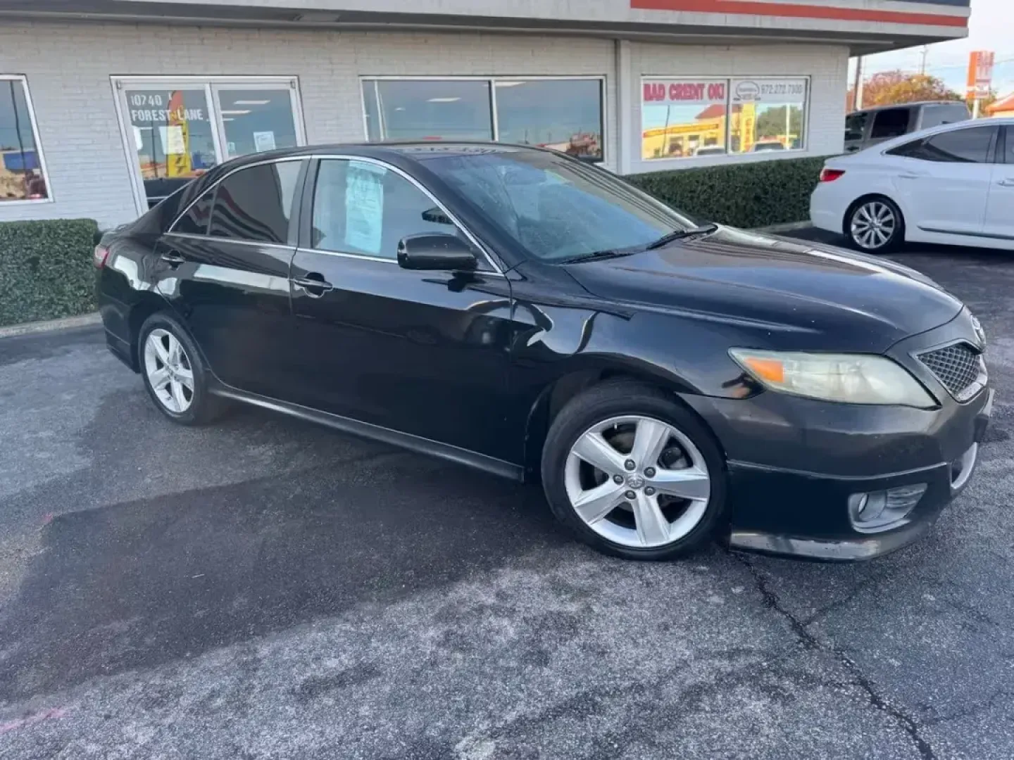2011 Toyota Camry SE 6-Spd MT (4T1BF3EK3BU) with an 2.5L L4 DOHC 16V engine, 6-Speed Manual transmission, located at 10740 Forest Lane, Dallas, TX, 75243, (972) 272-7300, 32.908588, -96.701813 - **Discover Adventure and Reliability with the 2011 Toyota Camry SE at Traditional Autos in Dallas, TX!**<br /> <br /> Are you searching for a dependable vehicle that marries affordability with comfort? Your quest ends here! The 2011 Toyota Camry SE is the perfect solution for both daily commuters an - Photo#3