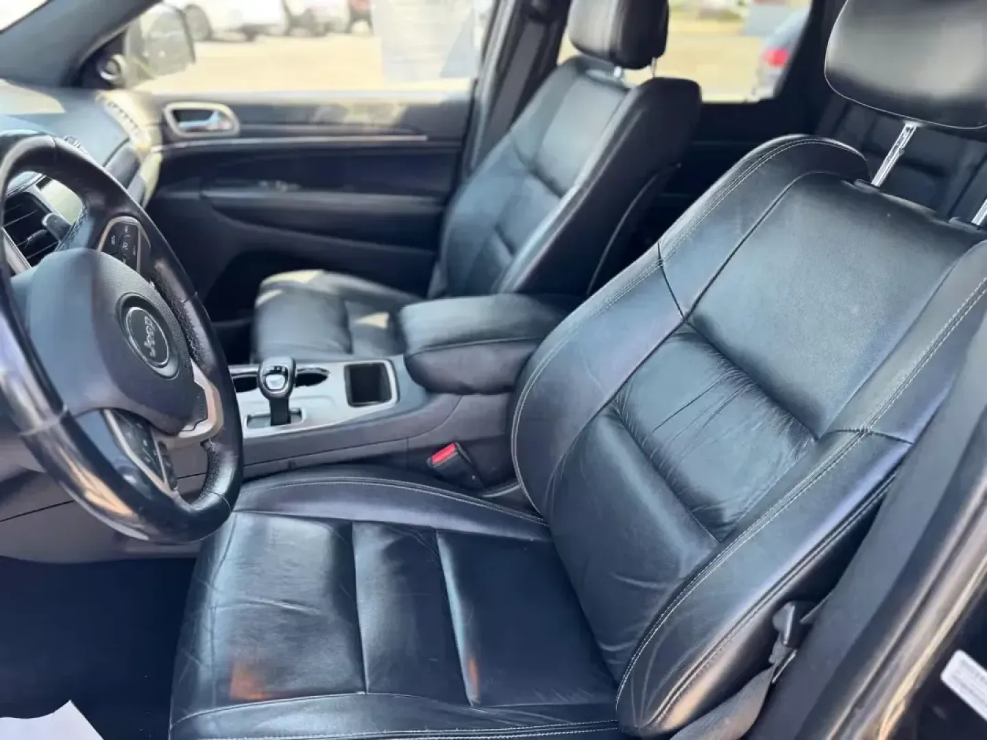 2014 BLACK Jeep Grand Cherokee Limited 2WD (1C4RJEBGXEC) with an 3.6L V6 DOHC 24V engine, 5-Speed Automatic transmission, located at 10740 Forest Lane, Dallas, TX, 75243, (972) 272-7300, 32.908588, -96.701813 - Are you ready to elevate your adventures? This 2014 Jeep Grand Cherokee Limited 2WD is the perfect blend of style and performance, making it an ideal companion for weekend getaways or daily commutes. Whether you're headed to the vibrant streets of Dallas or exploring nearby attractions like White Ro - Photo#8