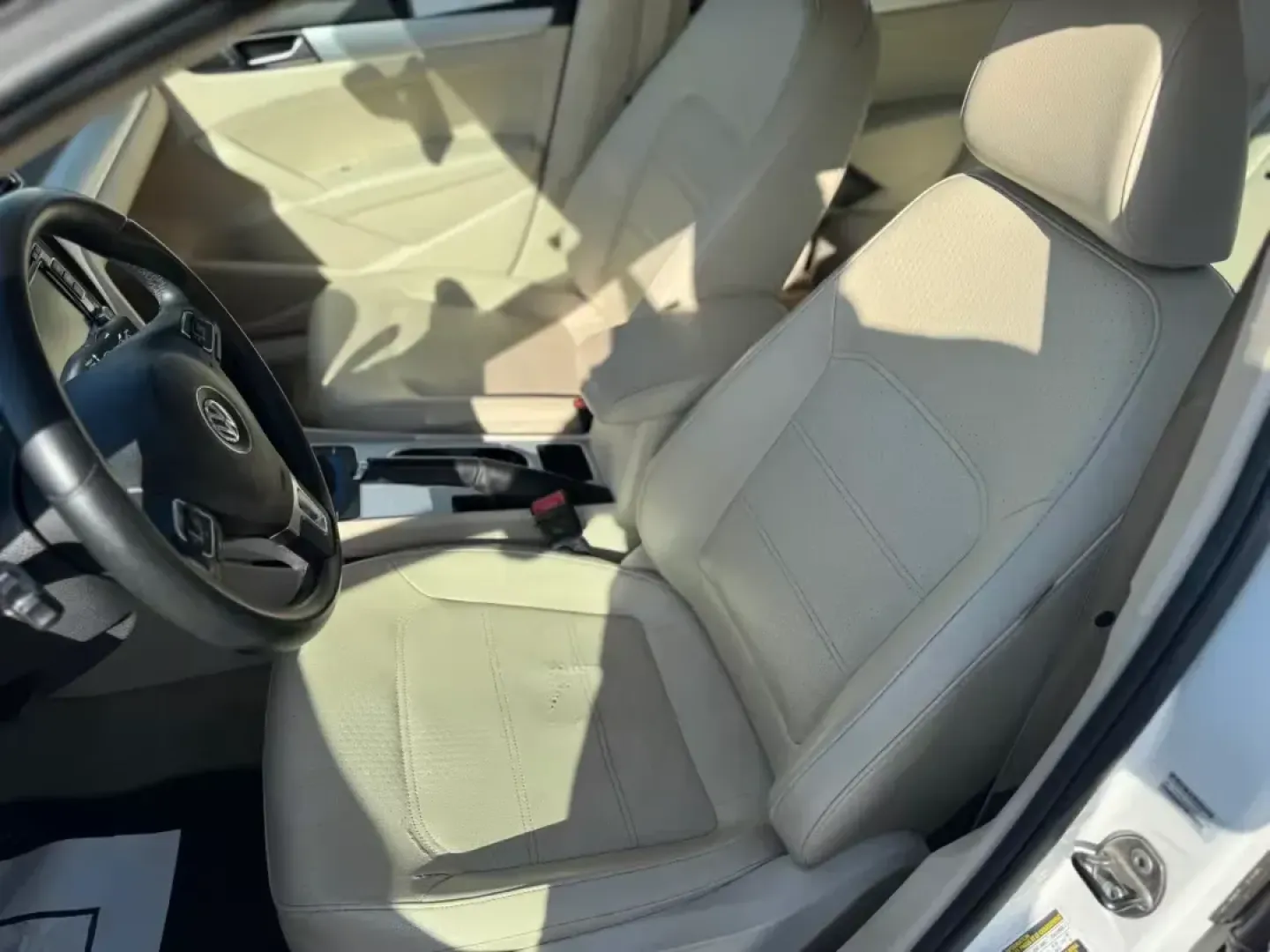 2013 WHITE Volkswagen Passat 2.5L SE MT (1VWBH7A3XDC) with an 2.5L L5 DOHC 2OV engine, 6-Speed Automatic transmission, located at 10740 Forest Lane, Dallas, TX, 75243, (972) 272-7300, 32.908588, -96.701813 - **Discover Adventure and Comfort in the 2013 Volkswagen Passat at Traditional Autos!**<br /> <br /> Are you ready to elevate your commuting experience or embark on a weekend adventure? Look no further than the 2013 Volkswagen Passat, a versatile sedan that perfectly balances comfort, efficiency, and - Photo#6