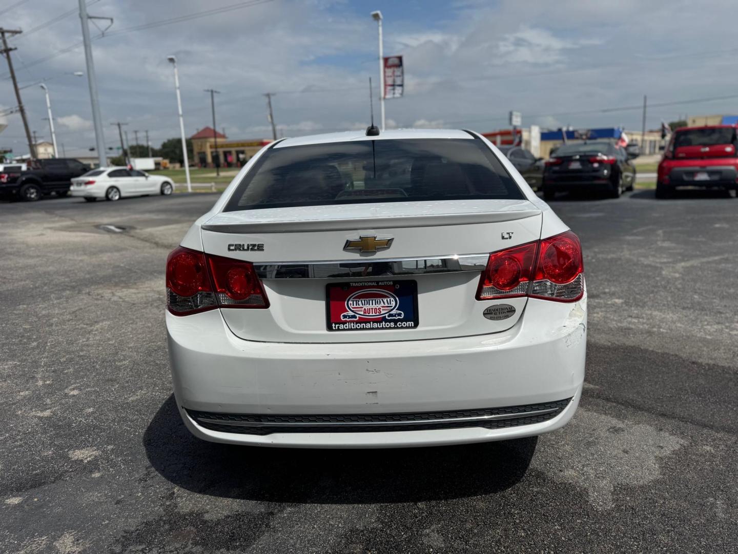2015 WHITE CHEVROLET CRUZE 2LT 2LT Auto (1G1PE5SBXF7) with an 1.4L L4 DOHC 16V TURBO engine, 6-Speed Automatic transmission, located at 10740 Forest Lane, Dallas, TX, 75243, (972) 272-7300, 32.908588, -96.701813 - Photo#2